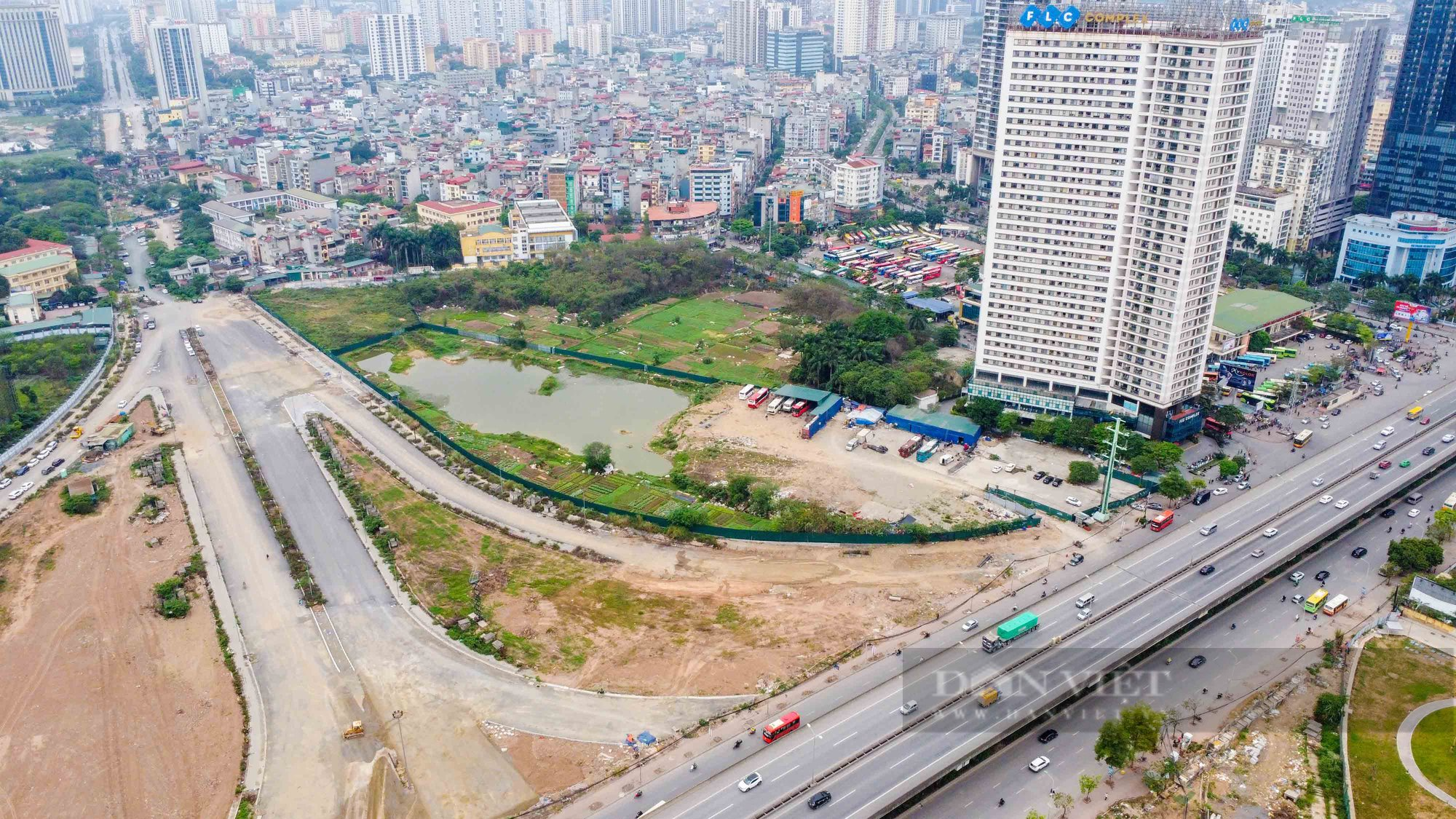 Toàn cảnh tuyến đường nghìn tỷ chậm tiến độ, dở dang nhếch nhác giữa Thủ đô - Ảnh 1.