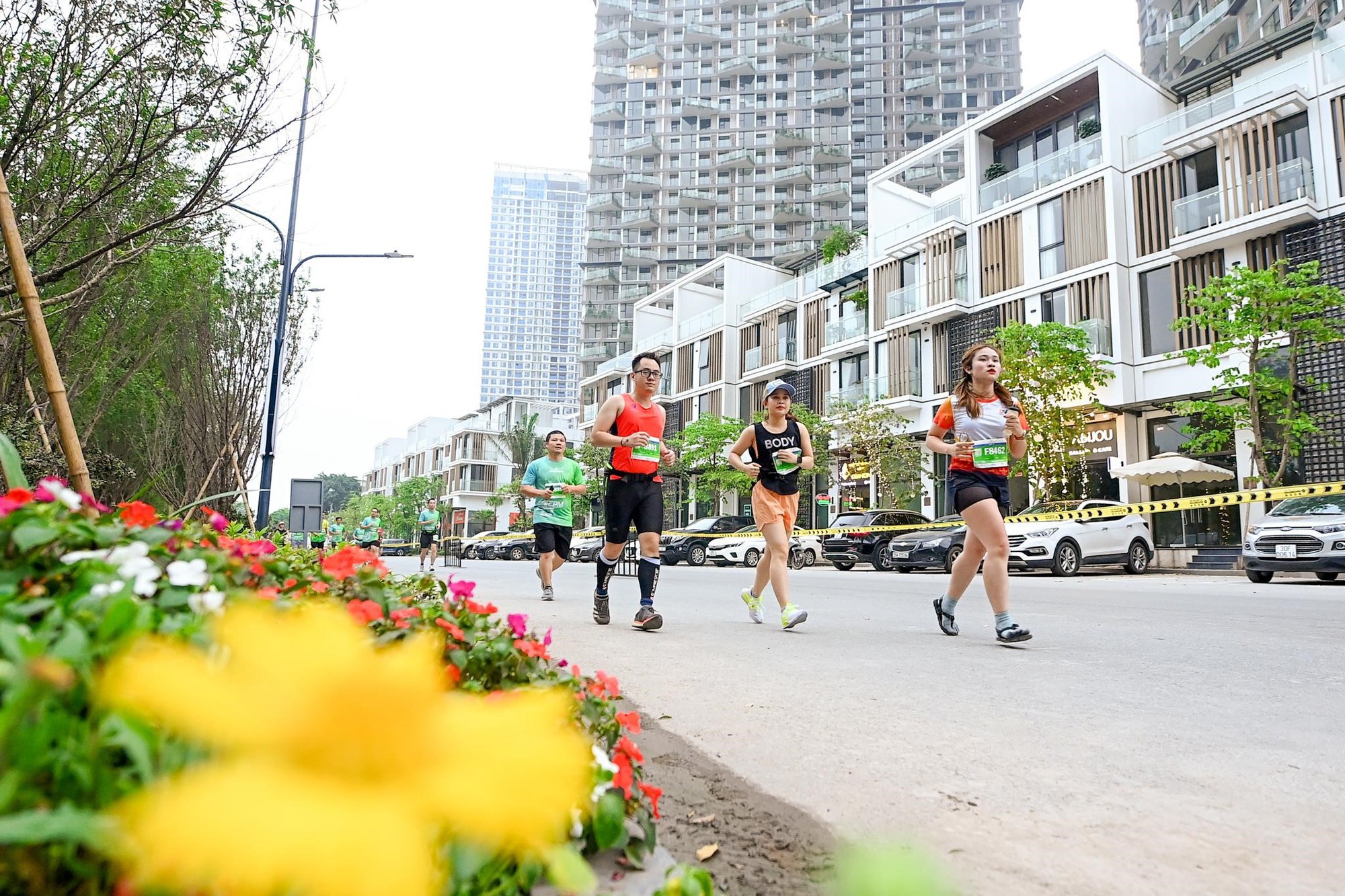 Những khoảnh khắc khó quên trên đường đua Ecopark Marathon 2023  - Ảnh 3.