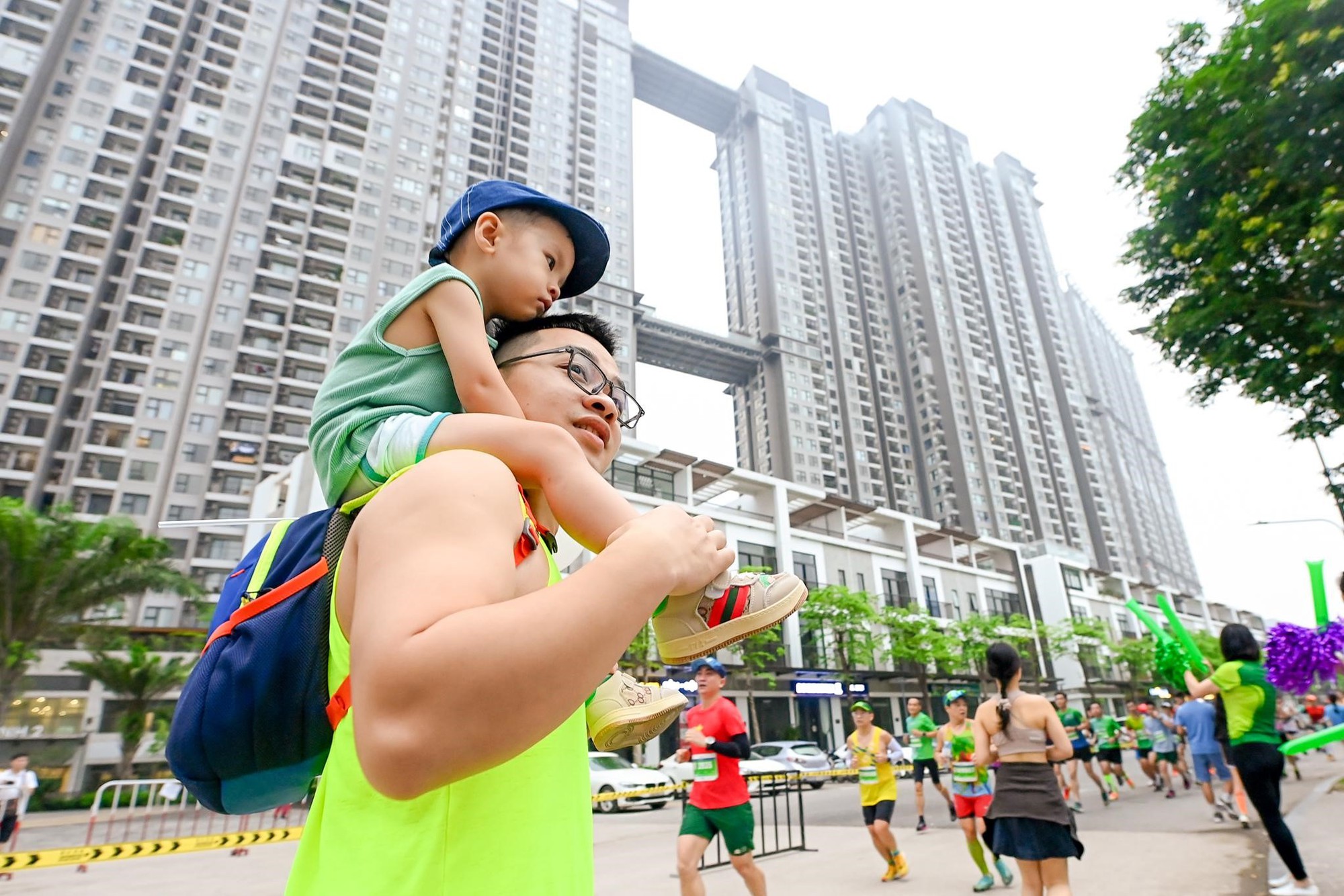 Những khoảnh khắc khó quên trên đường đua Ecopark Marathon 2023  - Ảnh 5.