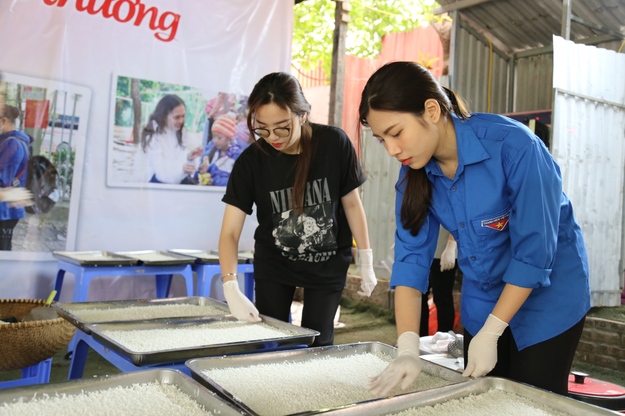 Hơn 6.000 suất cơm yêu thương sẻ chia khó khăn với bệnh nhân nghèo - Ảnh 10.