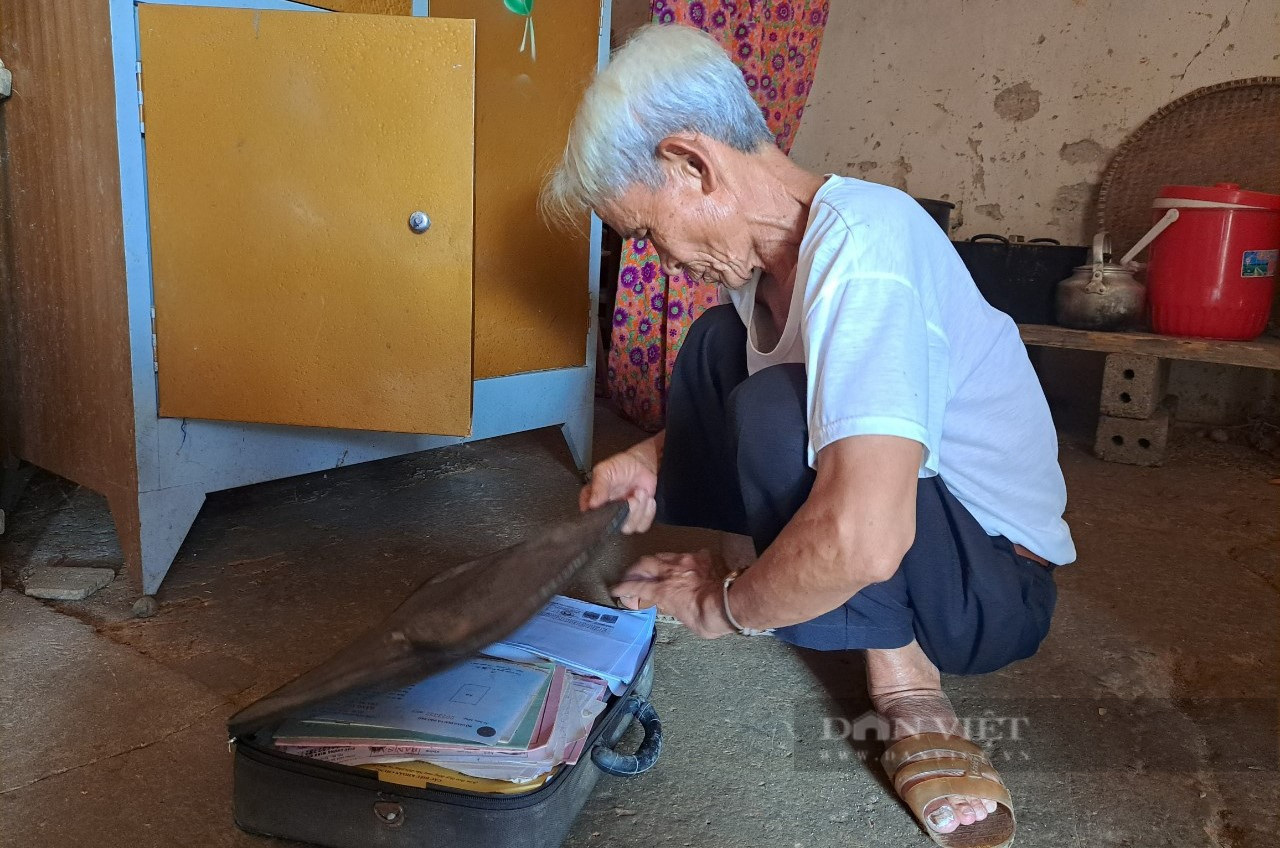 Đôi vợ chồng nghèo và nỗi buồn tuổi già sống trong căn nhà xiêu vẹo, dột nát - Ảnh 7.