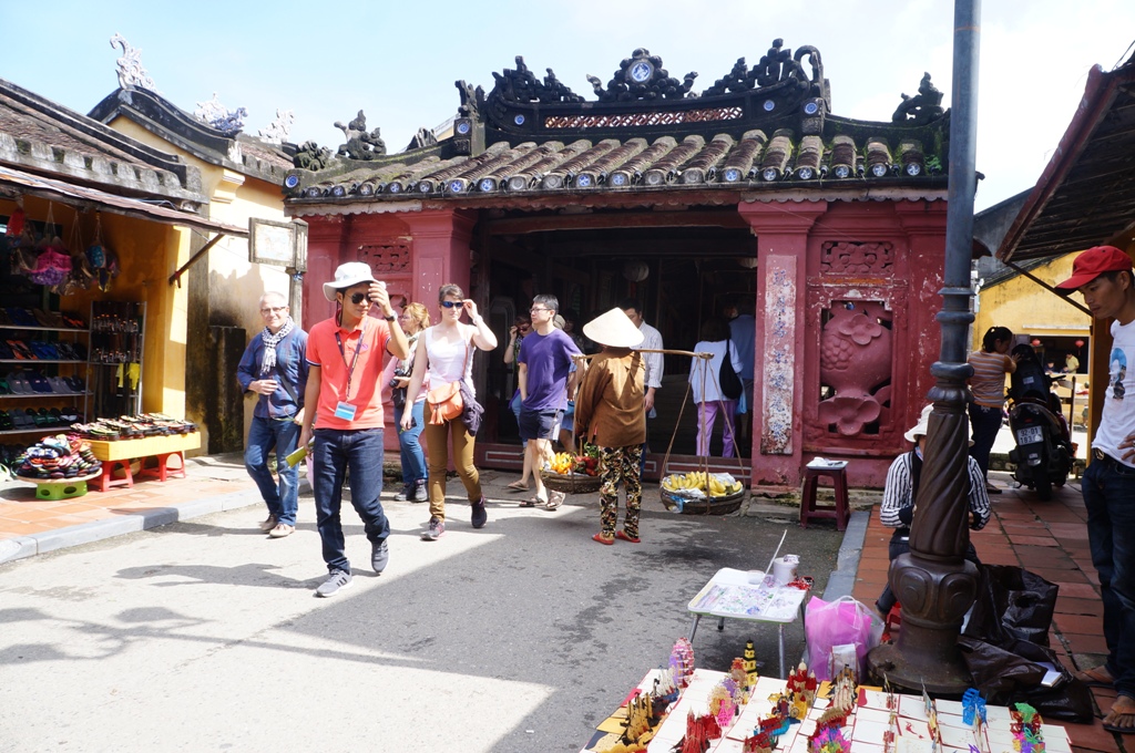 Buộc du khách mua vé vào phố cổ Hội An: &quot;Mới đưa ra phương án và nằm trong dự thảo, chưa thực hiện&quot; - Ảnh 4.
