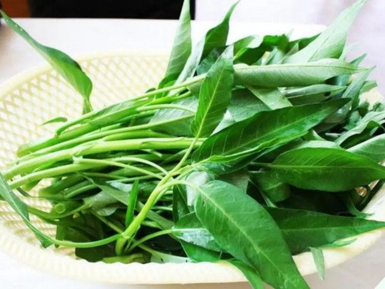 Xào rau muống nhớ kỹ “1 ngâm, 3 không” rau xanh mướt mườn mượt, giòn ngon không kém ngoài hàng - Ảnh 5.