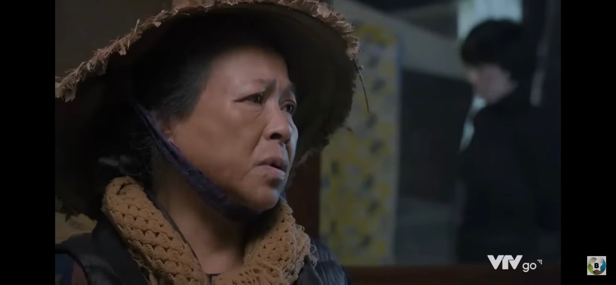 &quot;Cuộc đời vẫn đẹp sao&quot; lên sóng, chi tiết chiếc nón rách của NSƯT Thanh Quý bất ngờ gây tranh cãi - Ảnh 3.