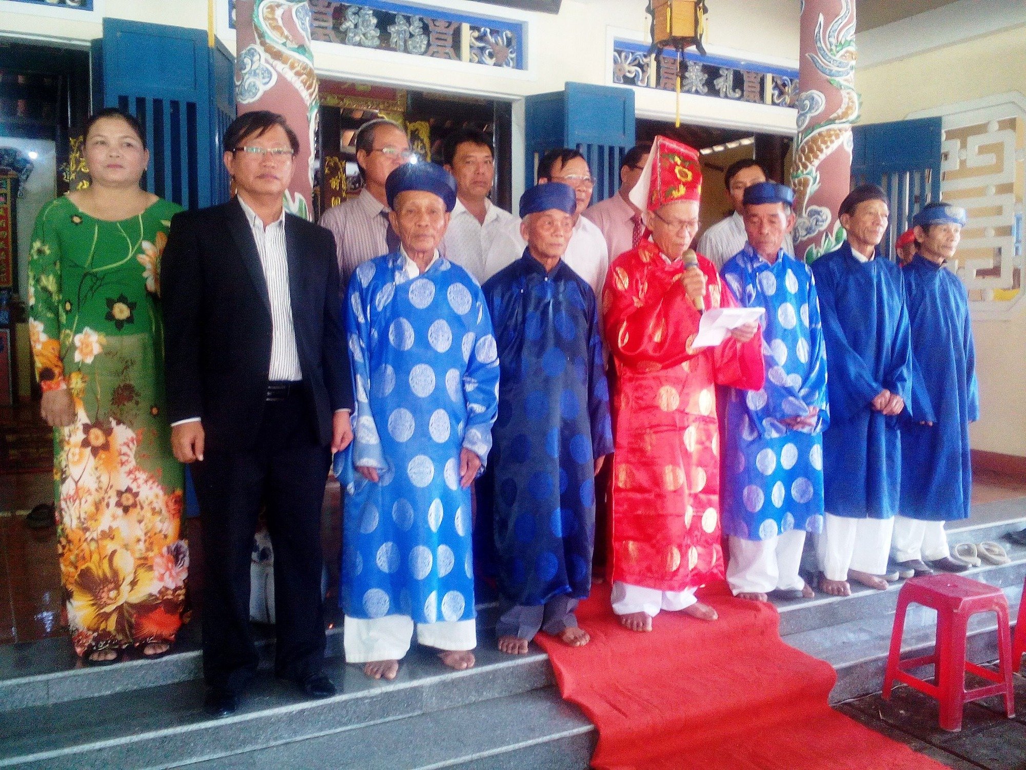 Tục khiêu ông bà 30 năm một lần dịp Tiết Thanh minh &quot;siêu&quot; độc đáo ở Quảng Nam - Ảnh 6.