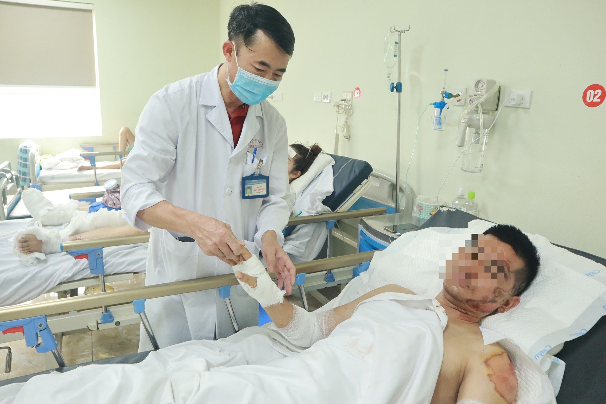 Vụ &quot;xe điên&quot; ở Võ Chí Công: Một nạn nhân tiên lượng rất nặng, khó phục hồi - Ảnh 2.