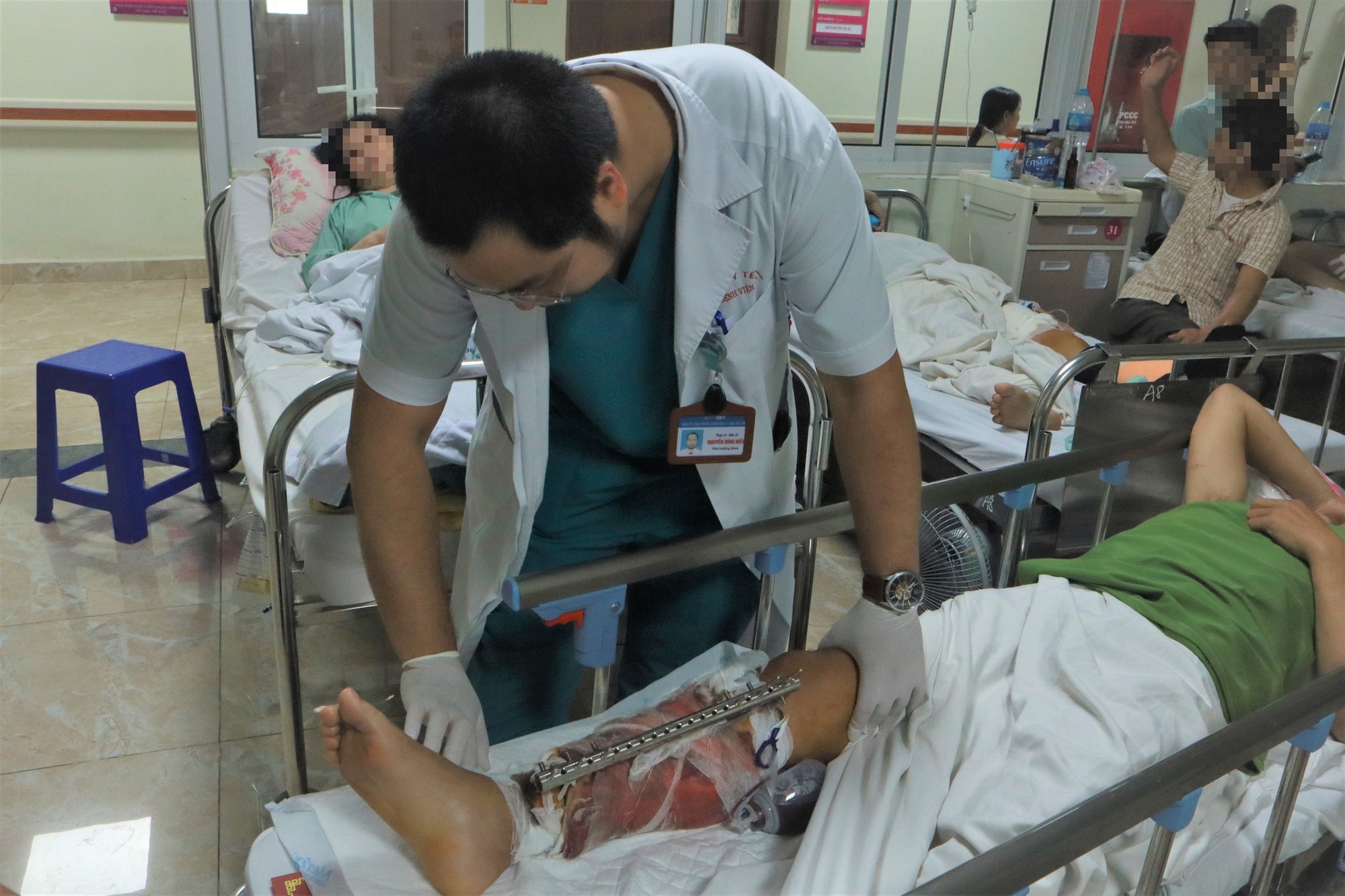 Vụ &quot;xe điên&quot; ở Võ Chí Công: Một nạn nhân tiên lượng rất nặng, khó phục hồi - Ảnh 5.