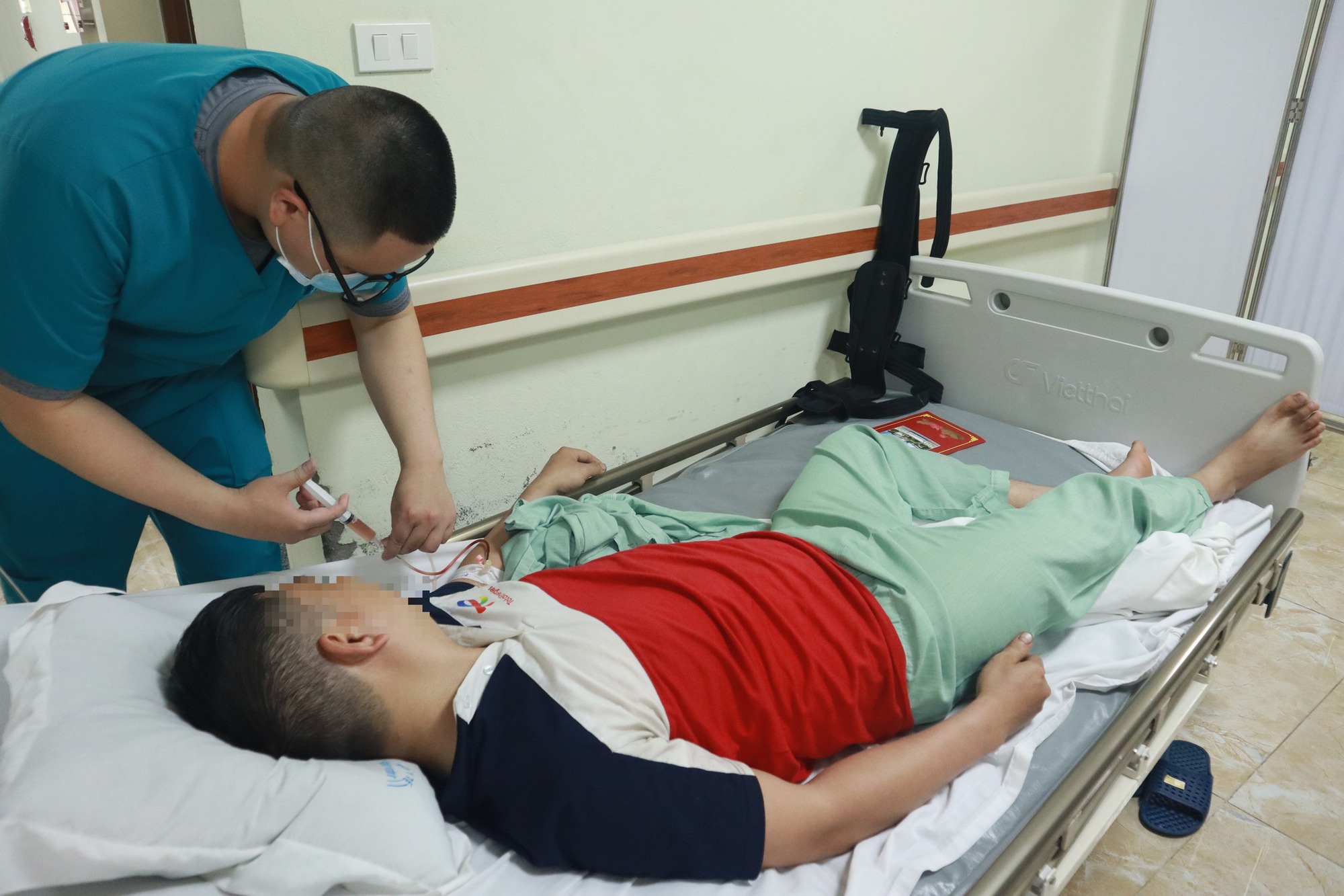 Vụ &quot;xe điên&quot; ở Võ Chí Công: Một nạn nhân tiên lượng rất nặng, khó phục hồi - Ảnh 4.