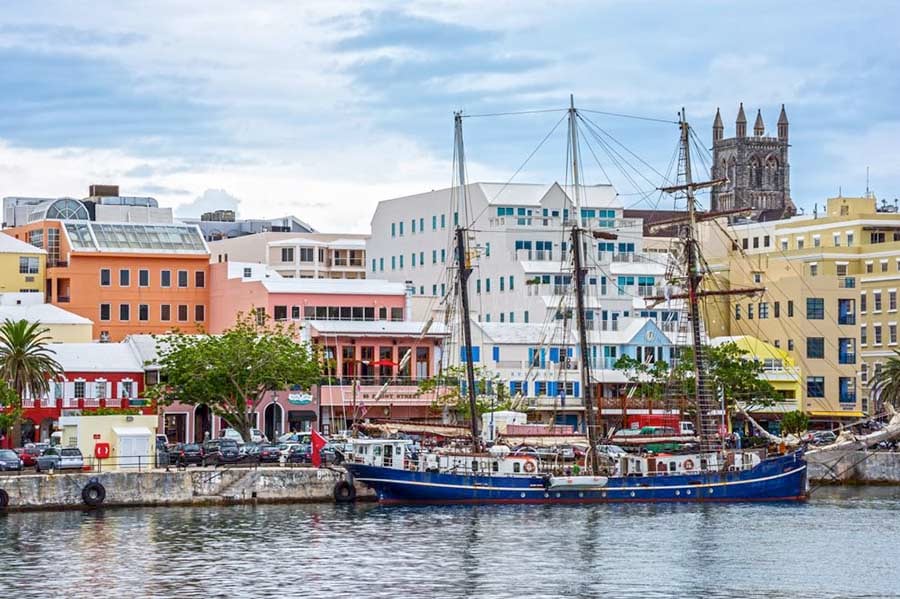 Check-in “Tam giác quỷ” bí ẩn mùa cao điểm du lịch Bermuda - Ảnh 2.