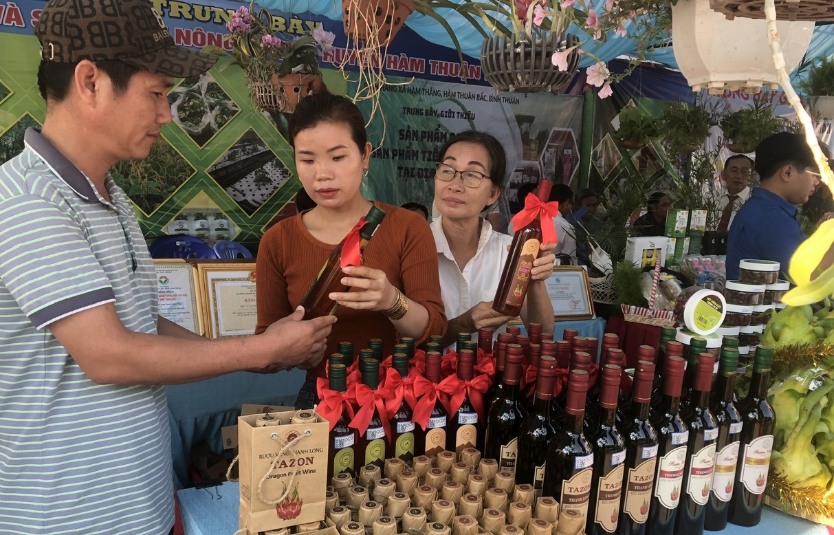Nông dân làm giàu nhờ các công trình thủy lợi và hệ thống giao thông nông thôn rộng mở - Ảnh 10.