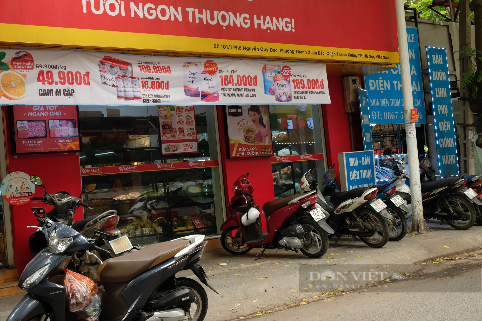 Quận Thanh Xuân: Nhiều tuyến phố vẫn tồn tại vi phạm lấn chiếm vỉa hè - Ảnh 1.