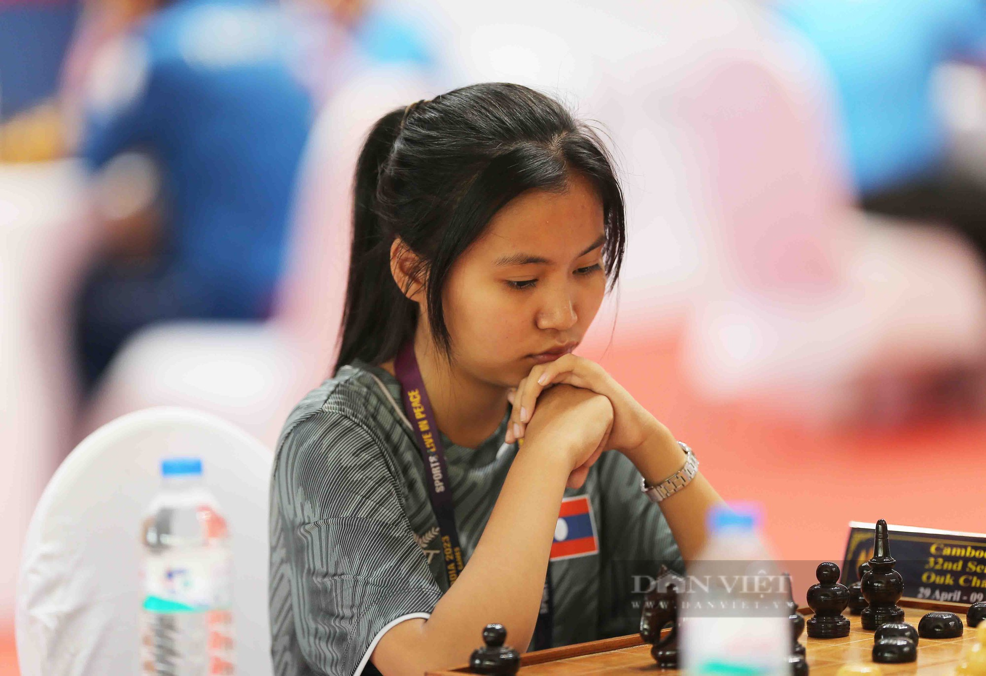 Cận cảnh nhan sắc hotgirl cờ ốc tại SEA Games 32 khiến cánh mày râu quên lối về - Ảnh 4.