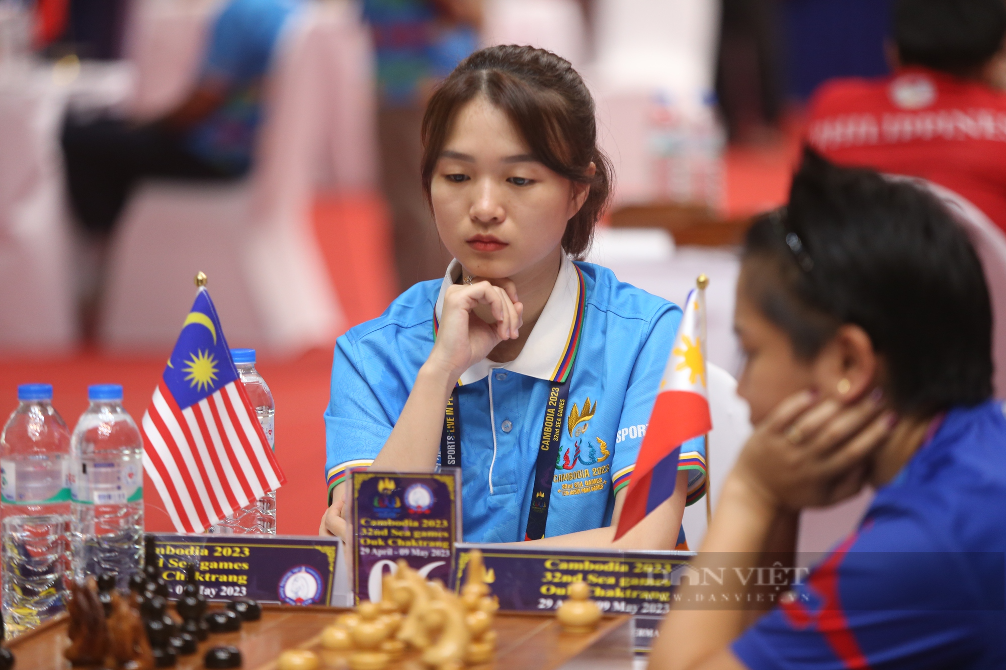 Cận cảnh nhan sắc hotgirl cờ ốc tại SEA Games 32 khiến cánh mày râu quên lối về - Ảnh 5.