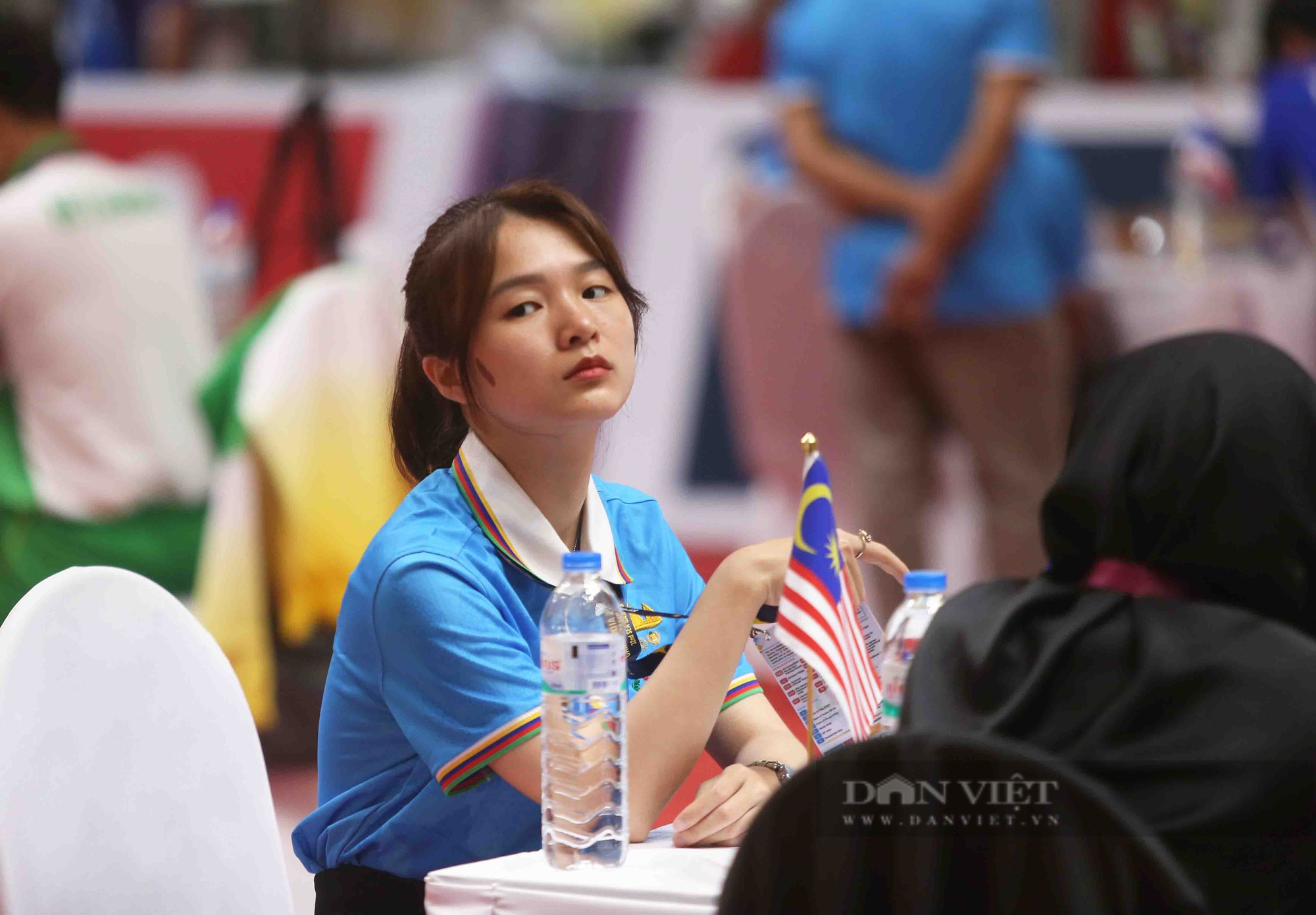 Cận cảnh nhan sắc hotgirl cờ ốc tại SEA Games 32 khiến cánh mày râu quên lối về - Ảnh 6.