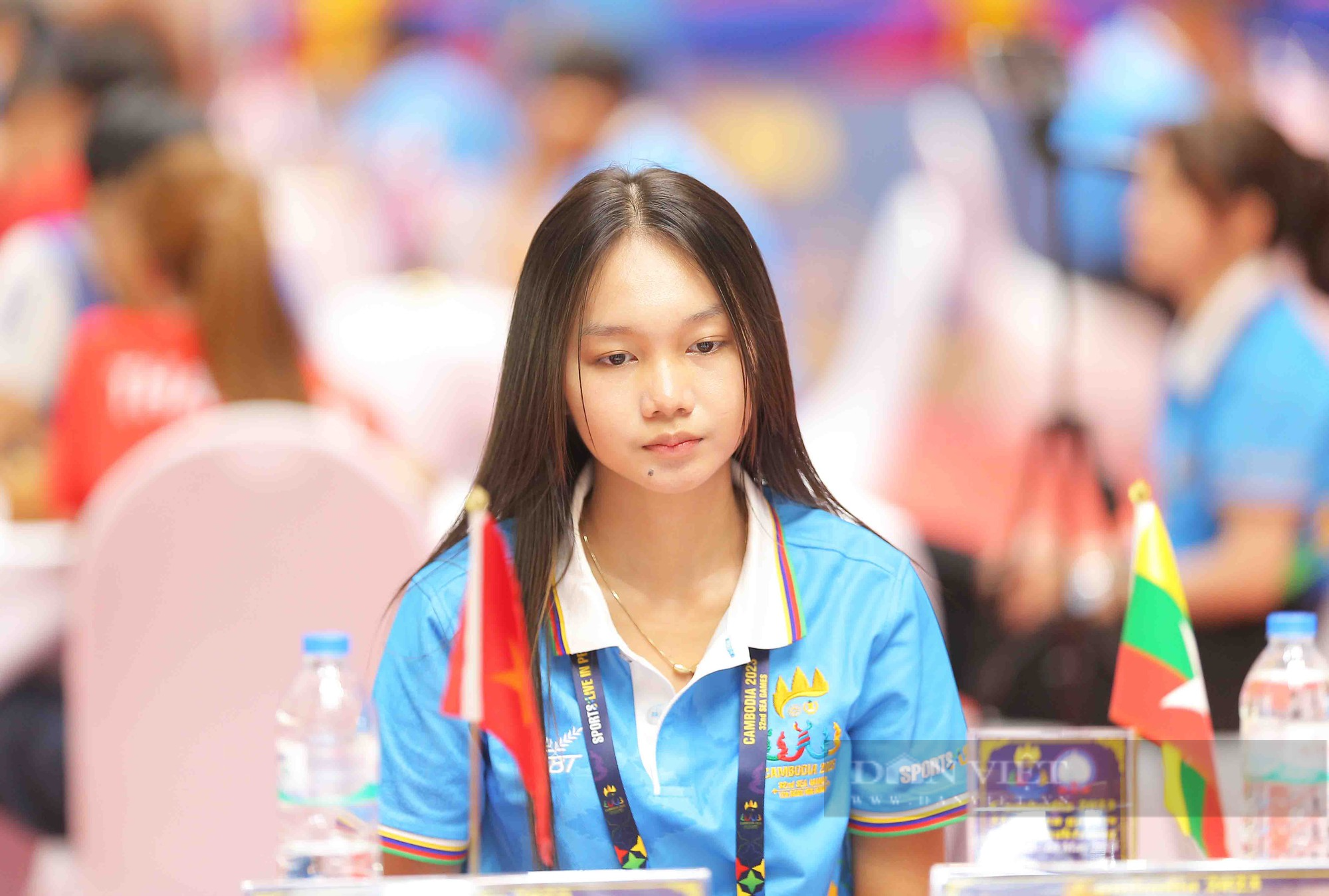 Cận cảnh nhan sắc hotgirl cờ ốc tại SEA Games 32 khiến cánh mày râu quên lối về - Ảnh 7.