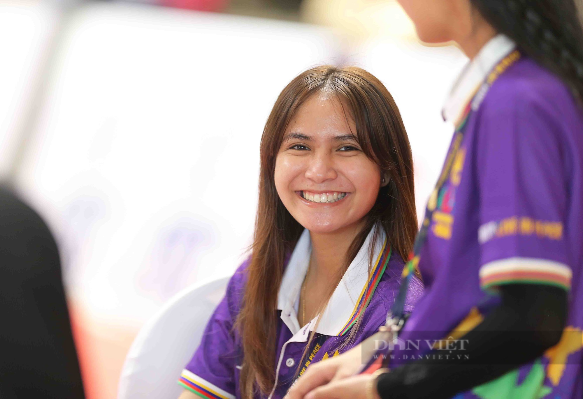 Cận cảnh nhan sắc hotgirl cờ ốc tại SEA Games 32 khiến cánh mày râu quên lối về - Ảnh 8.