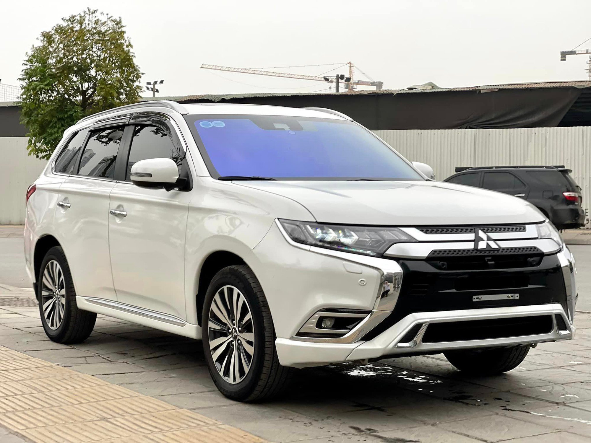 Giá lăn bánh Mitsubishi Outlander 2023, xe 7 chỗ giá hấp dẫn nhất phân khúc - Ảnh 1. Giá lăn bánh Mitsubishi Outlander 2023, xe 7 chỗ giá hấp dẫn nhất phân khúc - Ảnh 1.