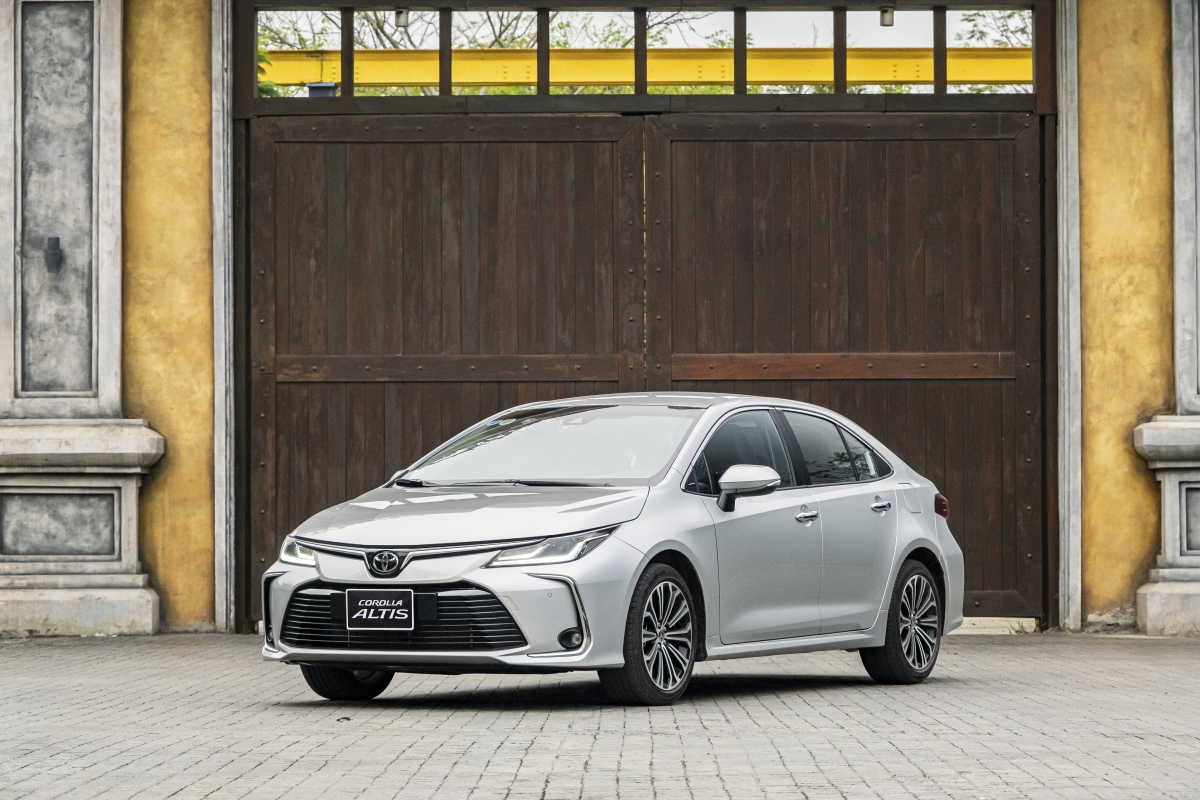 Doanh nhân trẻ thích chọn Toyota Corolla Altis - Ảnh 2.