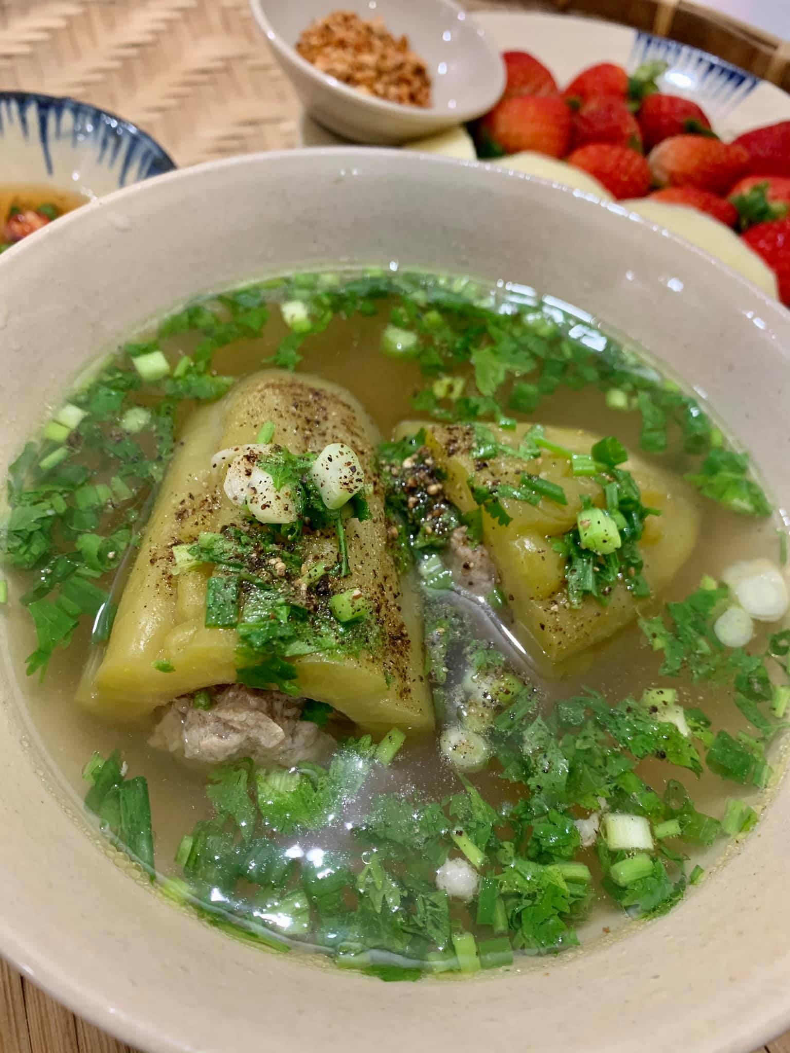 Nấu canh mướp đắng đừng chỉ dùng thịt heo, thêm loại thịt này đảm bảo ngọt thơm - Ảnh 1.