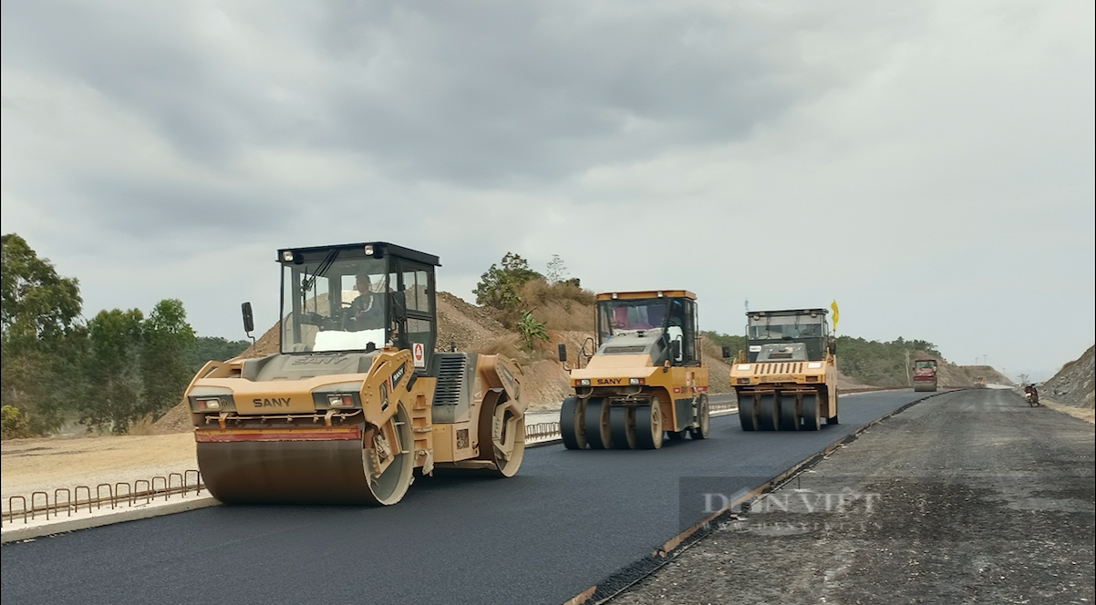 Tháo gỡ điểm nghẽn về giải phóng mặt bằng, nguồn vật liệu xây dựng để đẩy nhanh tiến độ các dự án trọng điểm - Ảnh 1.