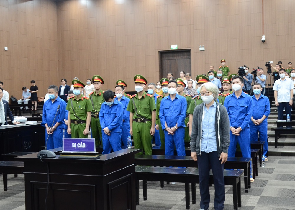 Xét xử cựu Chủ tịch Bình Thuận: Công ty Tân Việt Phát lãi hàng trăm tỷ khi “phân lô” nghĩa trang cũ - Ảnh 2.
