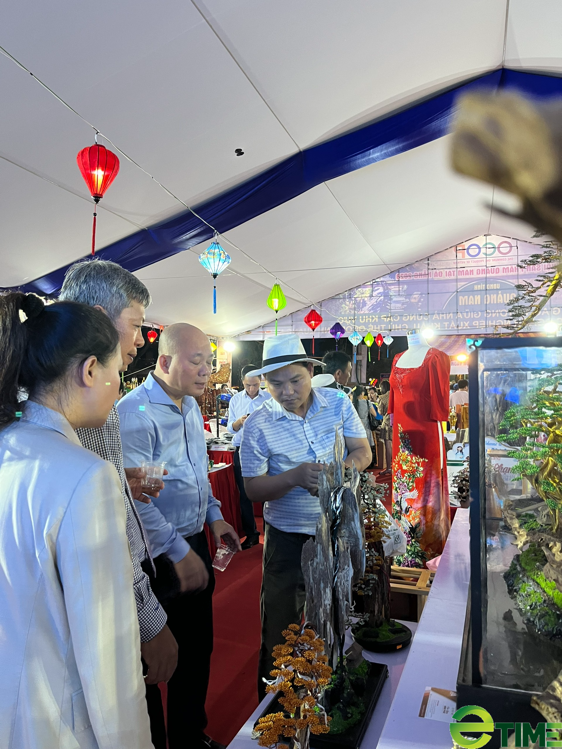 Ngày hội sản phẩm Quảng Nam tại thành phố Đà Nẵng: Nâng tầm thương hiệu của nông dân và đưa sản phẩm vươn xa - Ảnh 2. Ngày hội sản phẩm Quảng Nam tại thành phố Đà Nẵng: Nâng tầm thương hiệu của nông dân và đưa sản phẩm vươn xa - Ảnh 2.