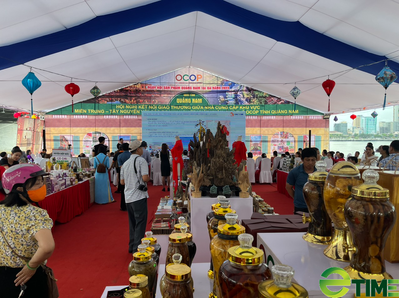 Ngày hội sản phẩm Quảng Nam tại thành phố Đà Nẵng: Nâng tầm thương hiệu của nông dân và đưa sản phẩm vươn xa - Ảnh 3. Ngày hội sản phẩm Quảng Nam tại thành phố Đà Nẵng: Nâng tầm thương hiệu của nông dân và đưa sản phẩm vươn xa - Ảnh 3.