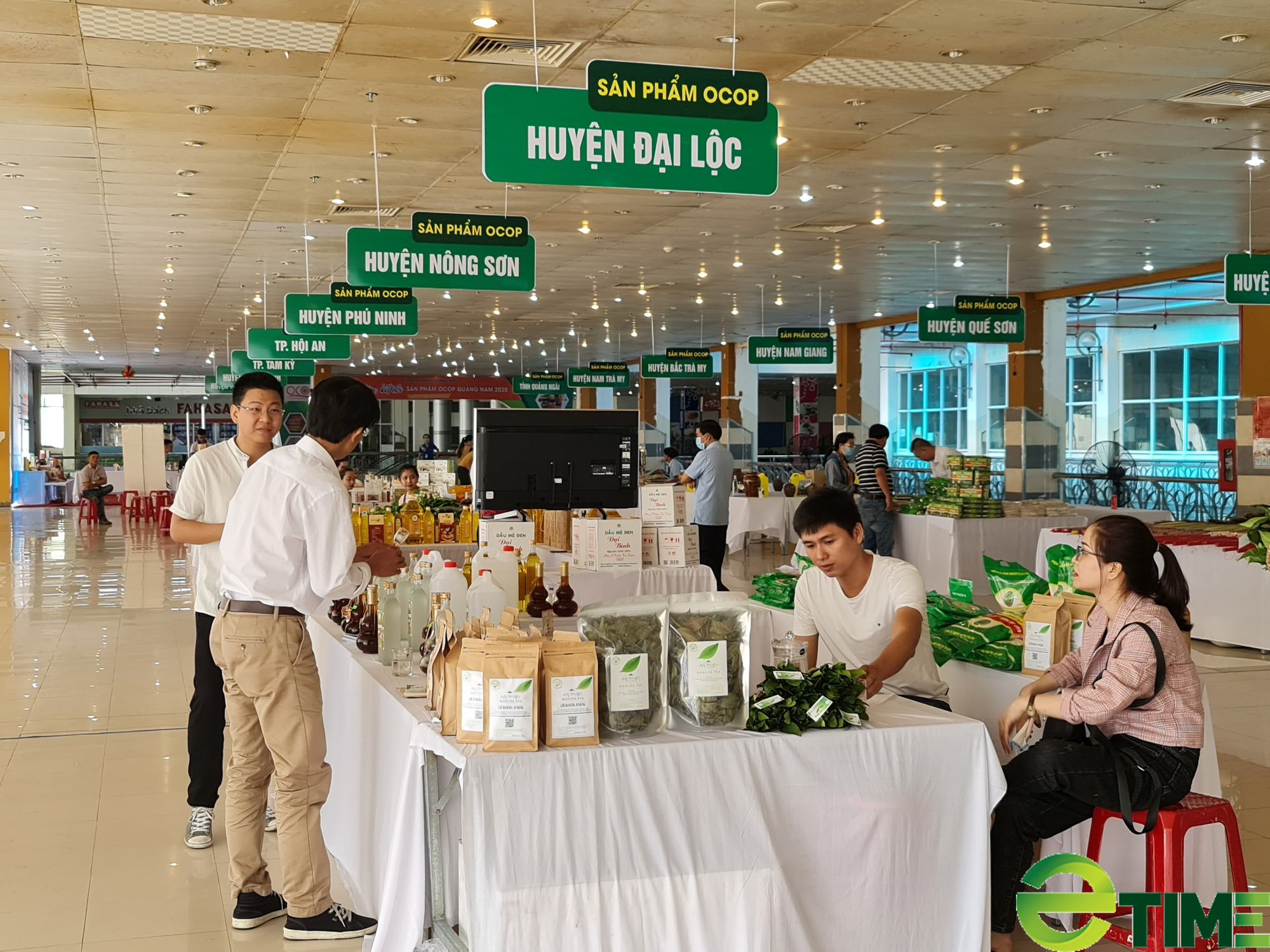Ngày hội sản phẩm Quảng Nam tại thành phố Đà Nẵng: Nâng tầm thương hiệu của nông dân và đưa sản phẩm vươn xa - Ảnh 6. Ngày hội sản phẩm Quảng Nam tại thành phố Đà Nẵng: Nâng tầm thương hiệu của nông dân và đưa sản phẩm vươn xa - Ảnh 6.