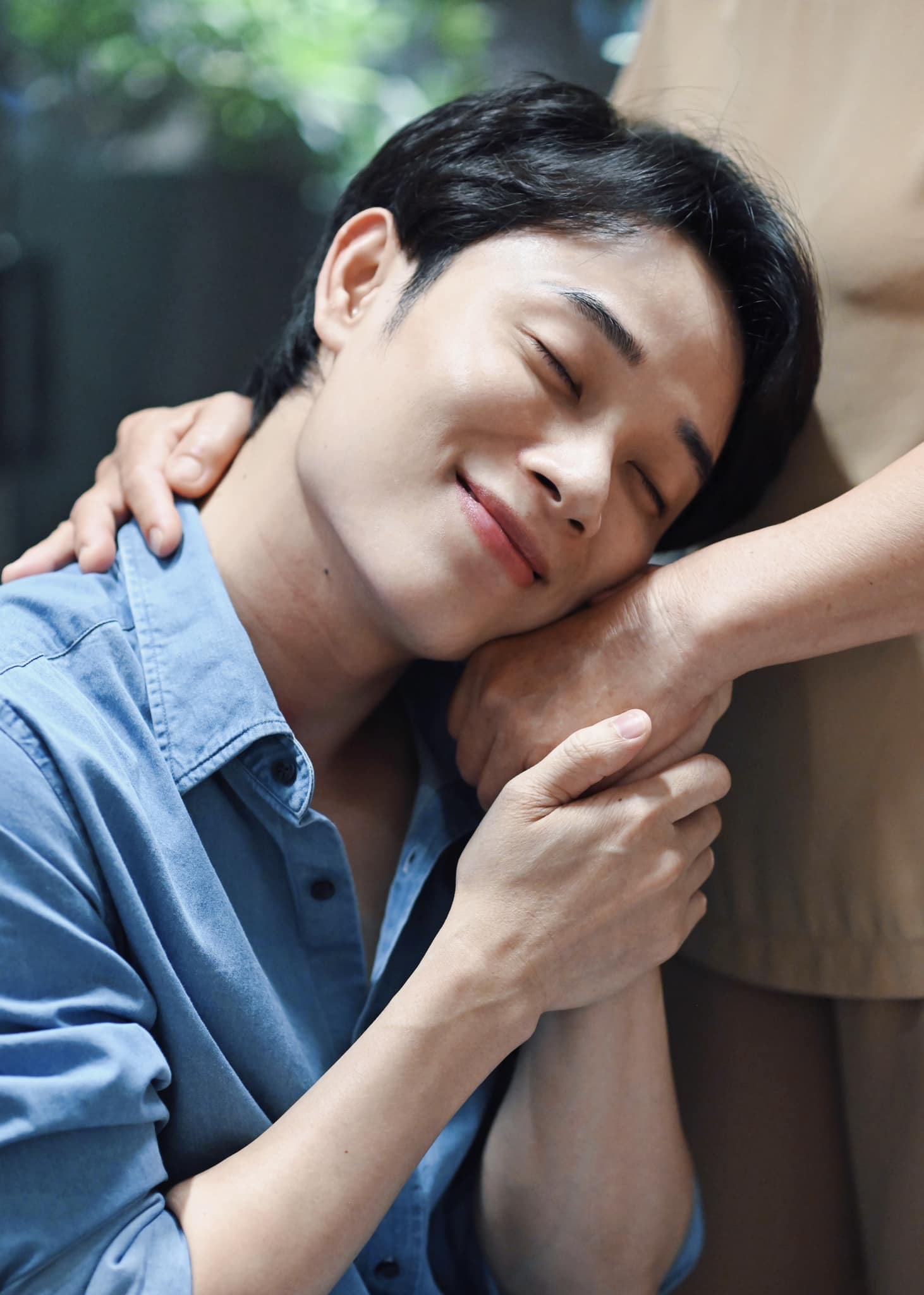 Lý do MV &quot;Chạm gần thêm thương&quot; của Trúc Nhân ra mắt dịp Ngày của Mẹ gây xúc động? - Ảnh 3.