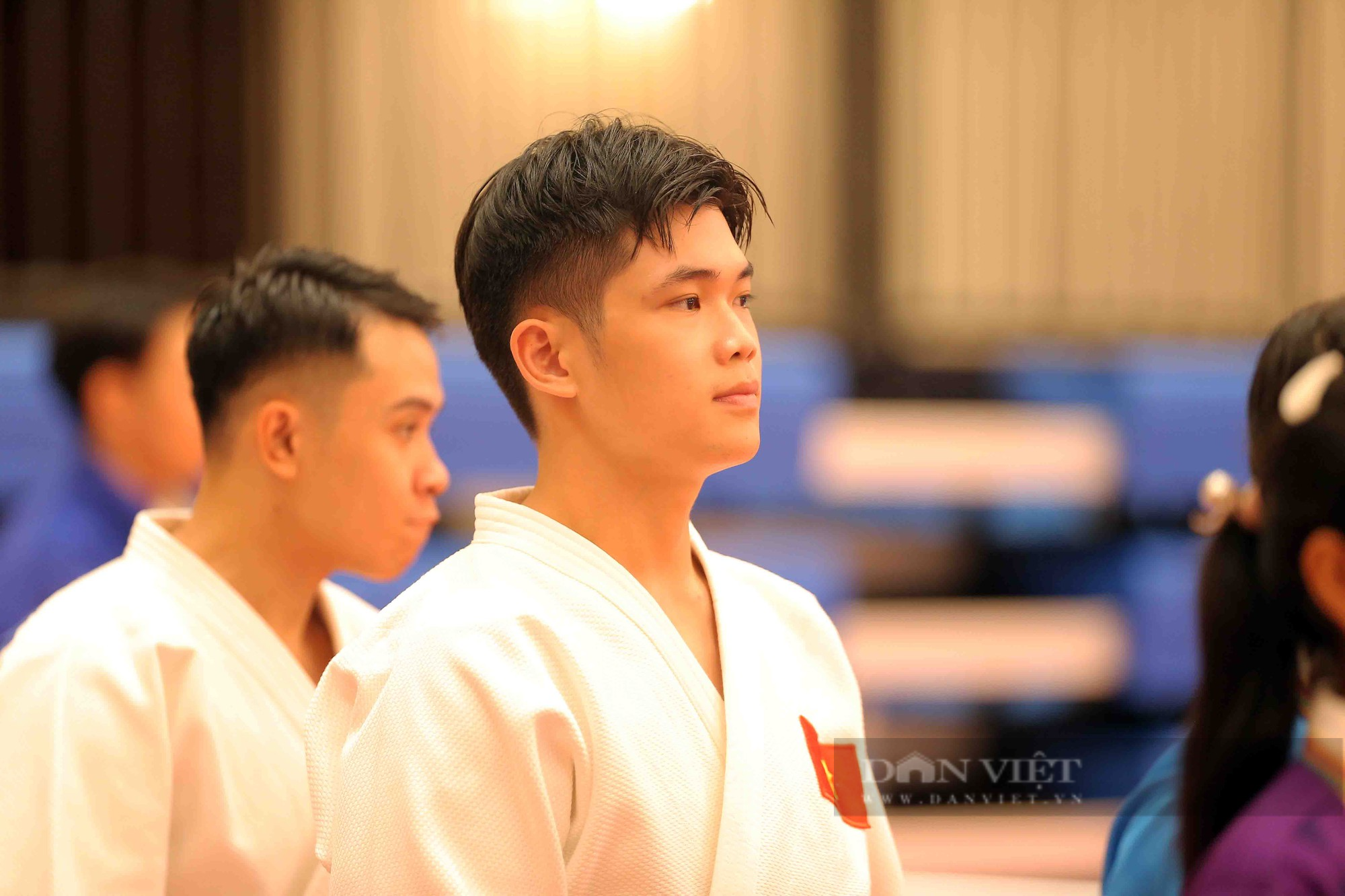 Tay không chống dao và kiếm, hotboy Việt Nam giành HCV SEA Games 32 - Ảnh 1.