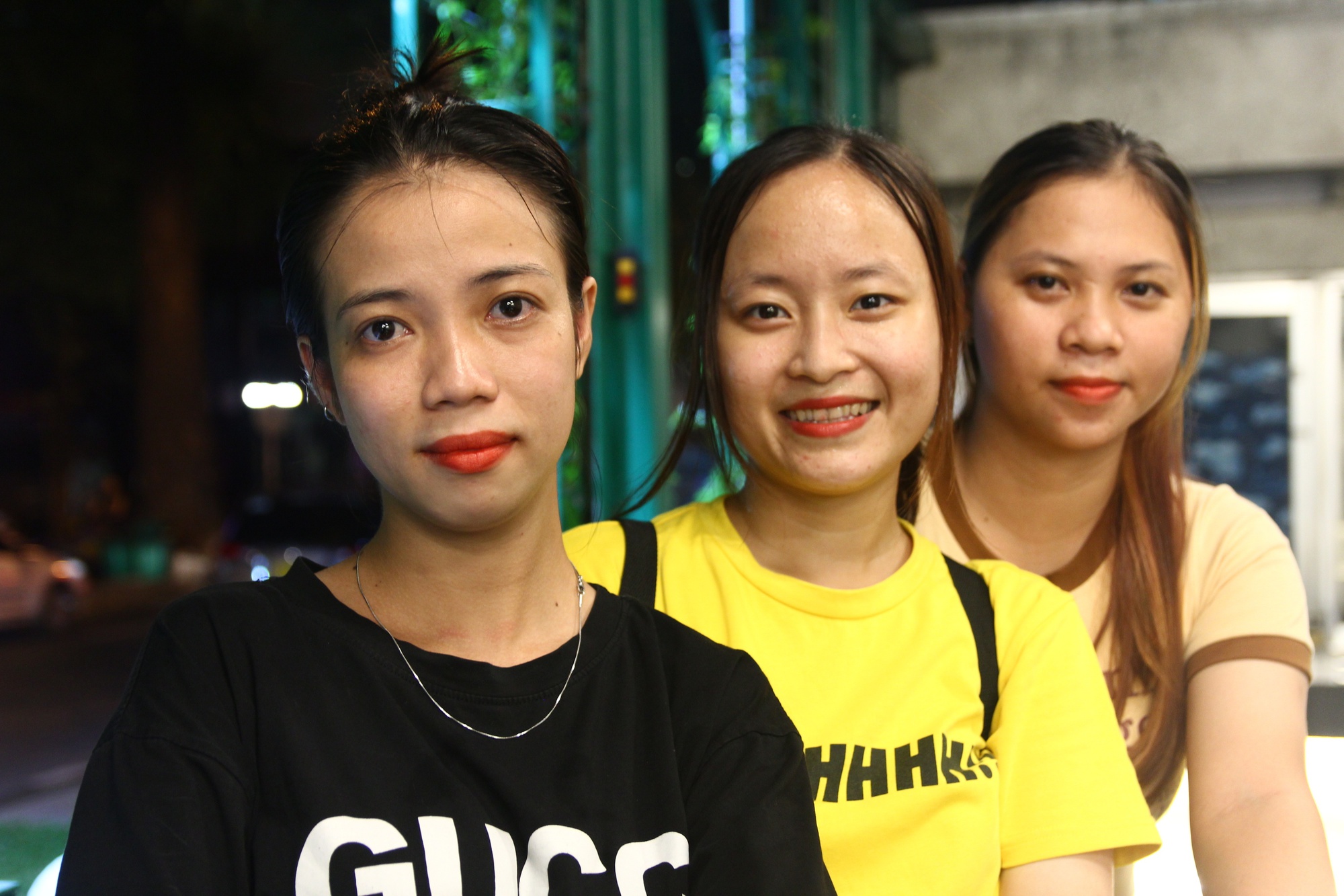 Đêm diễn cuối cùng của Thành Lộc ở Idecaf, khán giả òa khóc - Ảnh 3.