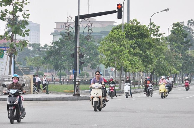 Những sai lầm tai hại khi đi xe máy - Ảnh 6.