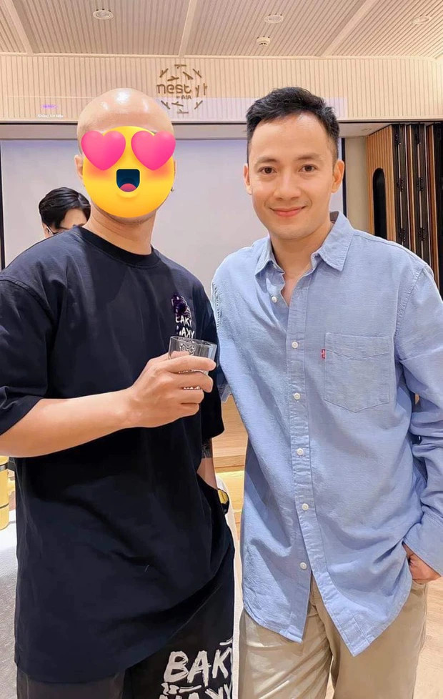 Cộng đồng mạng bất ngờ đưa Trấn Thành và Tiến Đạt lên bàn cân hình ảnh sau vài năm kết hôn  - Ảnh 1.