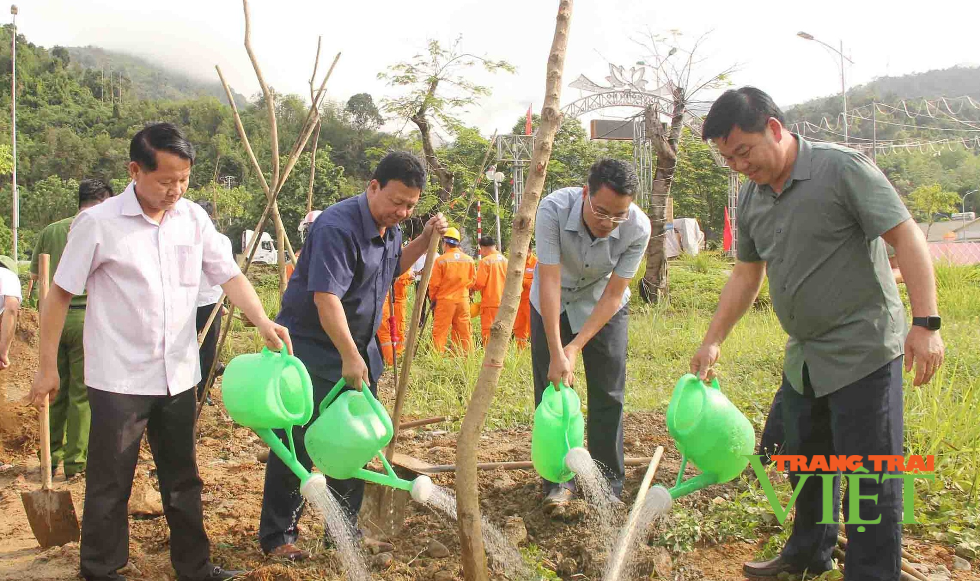 Lai Châu: Mường Tè phát động “Tết trồng cây đời đời nhớ ơn Bác Hồ” - Ảnh 1.