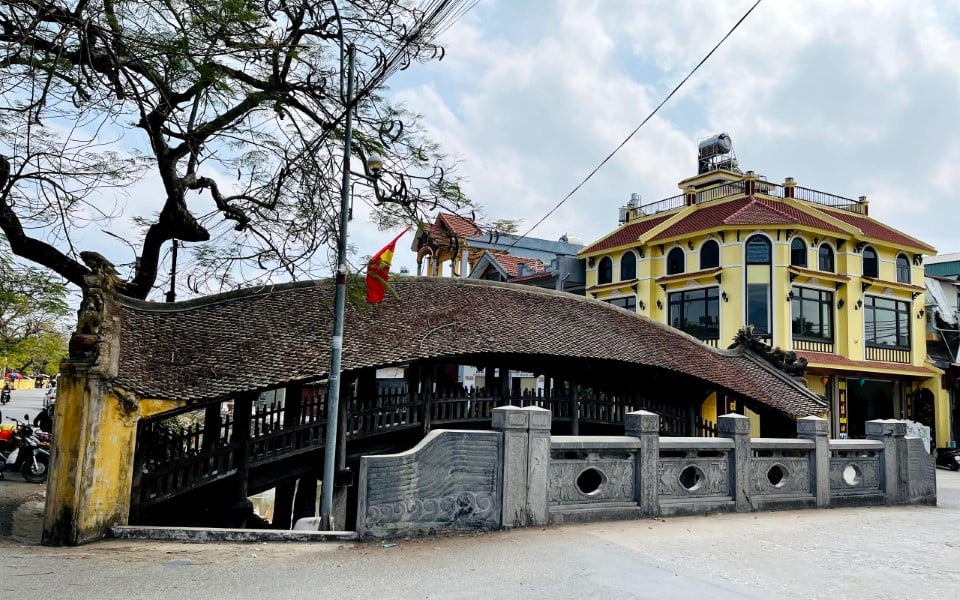 Về Nam Định ngắm vẻ lãng mạn của cầu ngói chợ Lương - Ảnh 5.