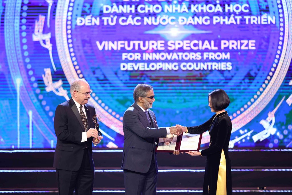Hơn 7,5 triệu người nghèo tại Ấn Độ có nước sạch từ phát minh của chủ nhân Giải thưởng VinFuture - Ảnh 3.