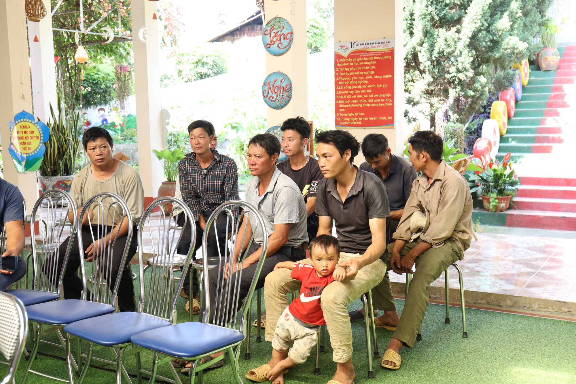 Khoảnh khắc rộn ràng trong ngày hội nơi vùng biên cương  - Ảnh 4.