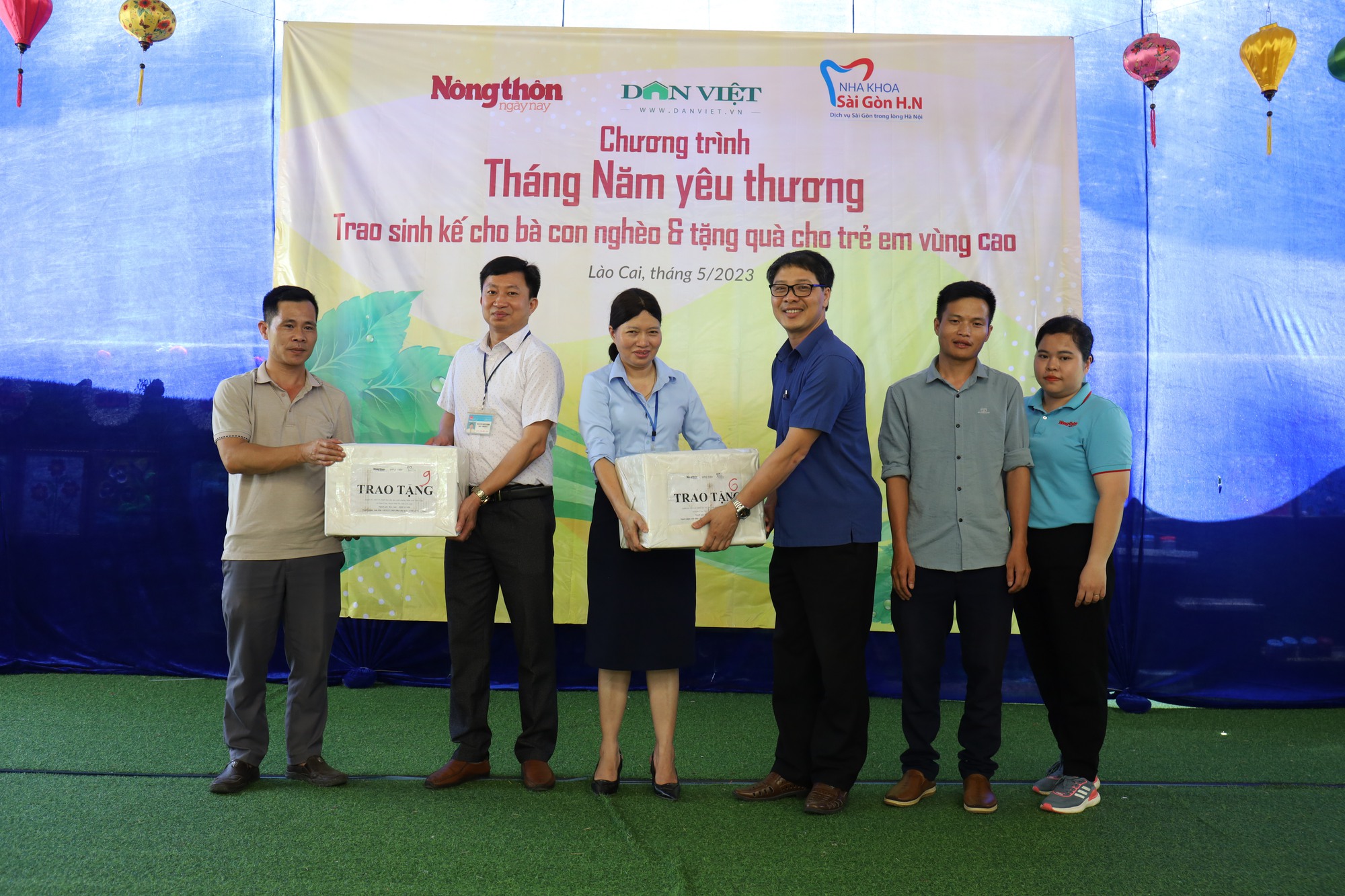 Khoảnh khắc rộn ràng trong ngày hội nơi vùng biên cương  - Ảnh 8.