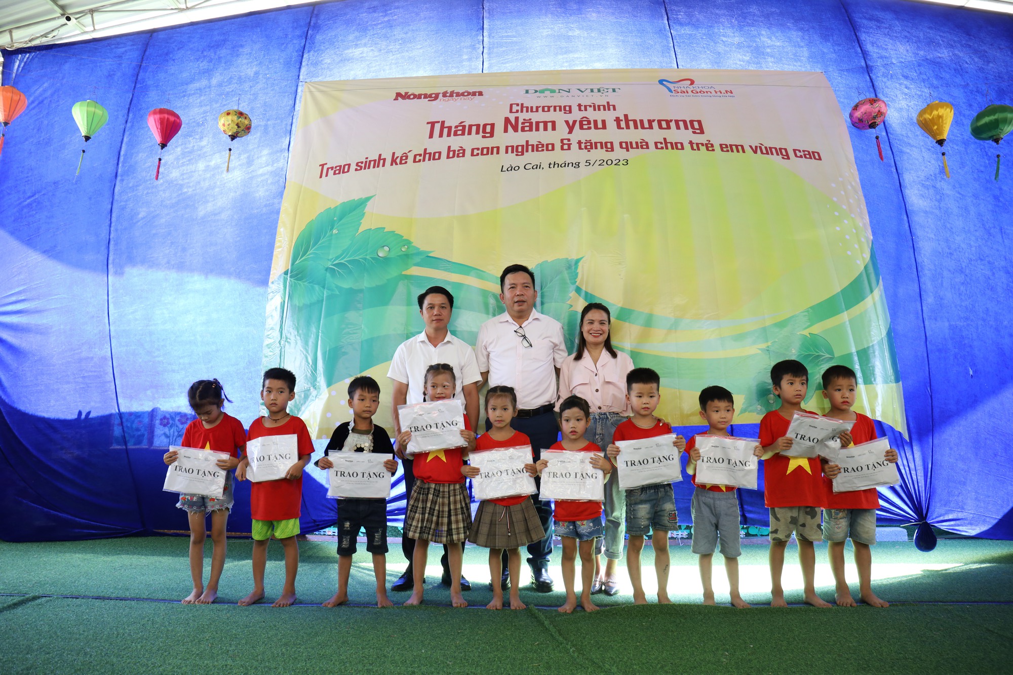 Khoảnh khắc rộn ràng trong ngày hội nơi vùng biên cương  - Ảnh 9.