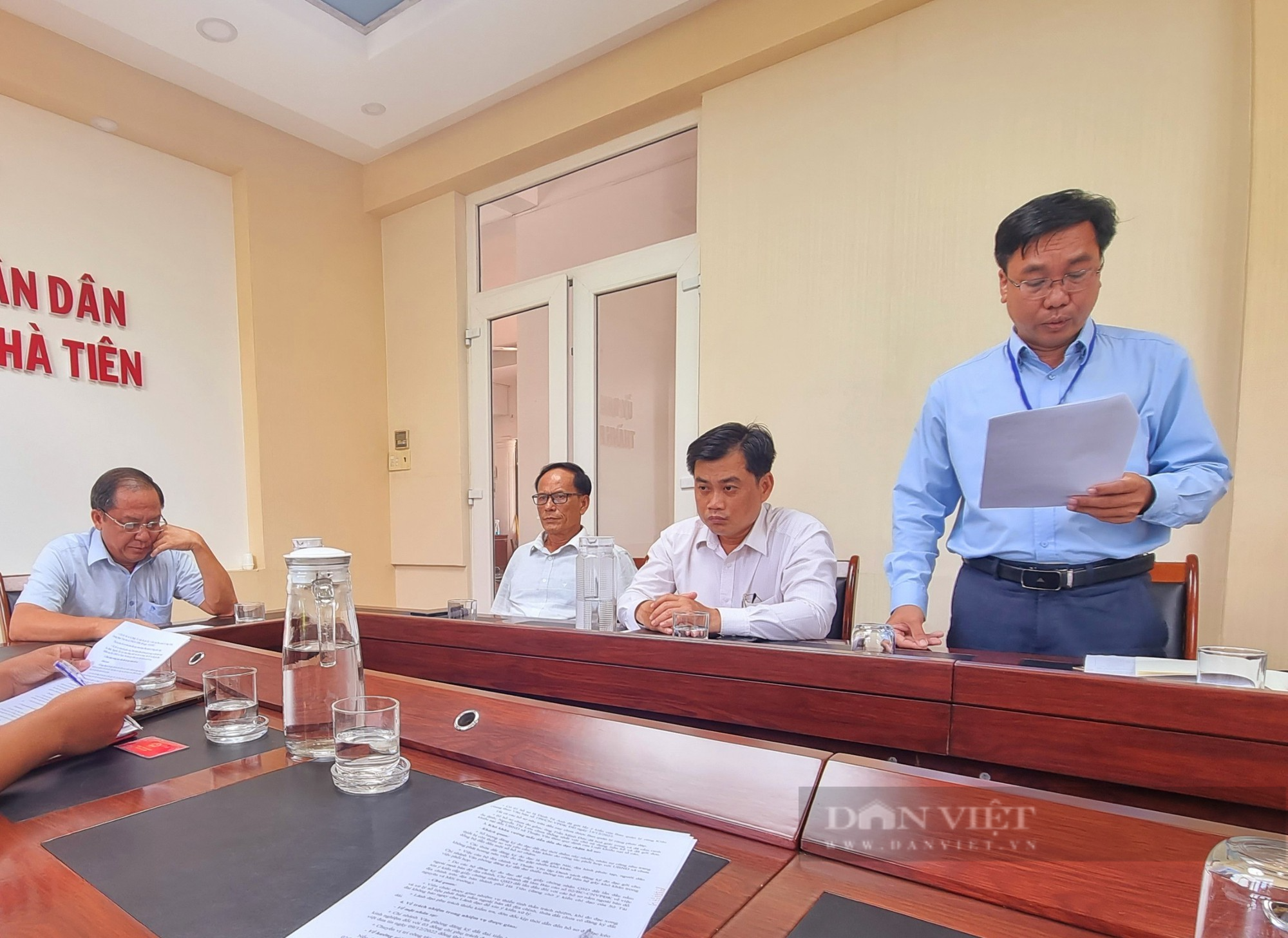 Kiểm điểm, chuyển công tác 3 cán bộ Chi nhánh VP ĐKĐĐ TP.Hà Tiên sau bài phản ánh của báo Dân Việt - Ảnh 1.