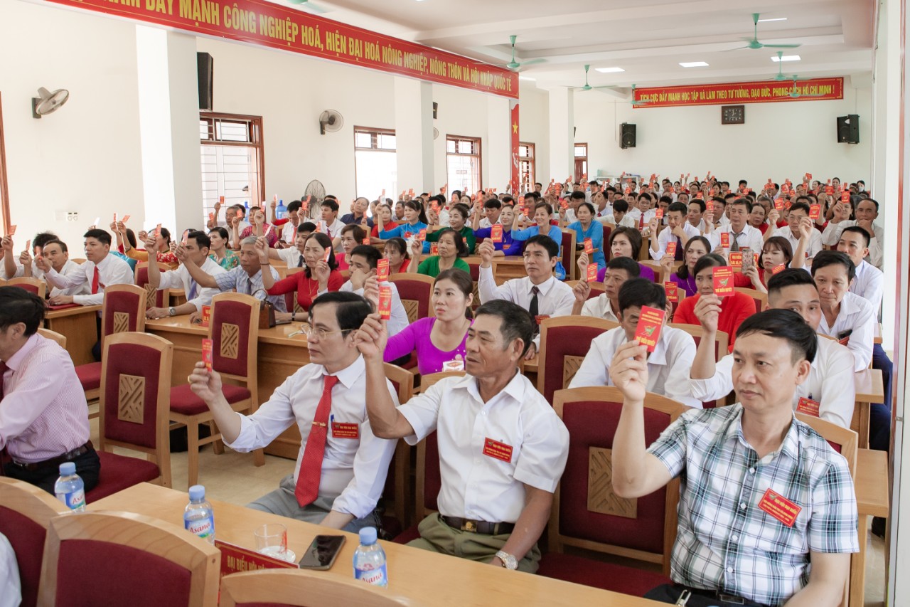 Hải Dương: Đại hội đại biểu Hội Nông dân thị xã Kinh Môn, ông Hoàng Minh Côi tái đắc cử Chủ tịch Hội - Ảnh 2.