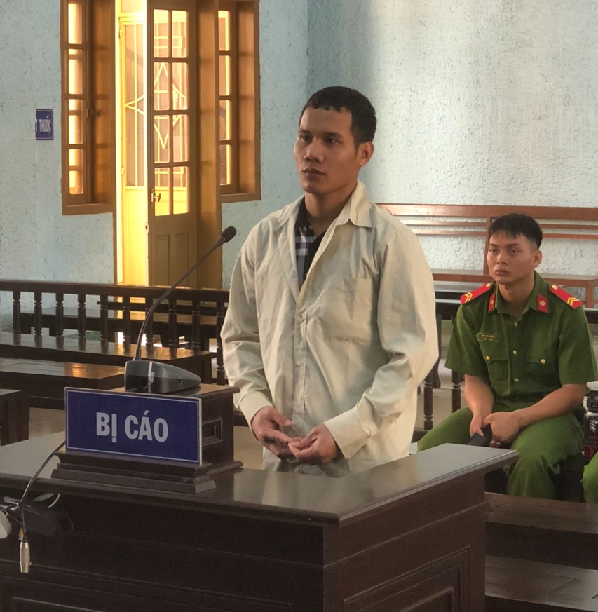 Can ngăn không thành, nam thanh niên cầm dao đâm bạn trọng thương - Ảnh 1.