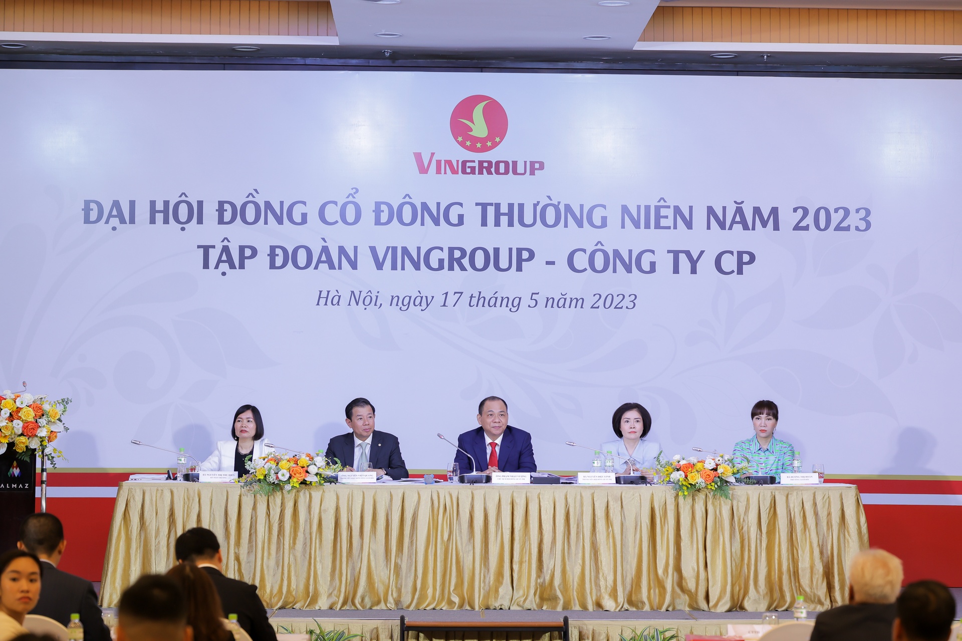 Ông Phạm Nhật Vượng: VinFast sẽ có lãi sớm - Ảnh 4. Ông Phạm Nhật Vượng: VinFast sẽ có lãi sớm - Ảnh 4.
