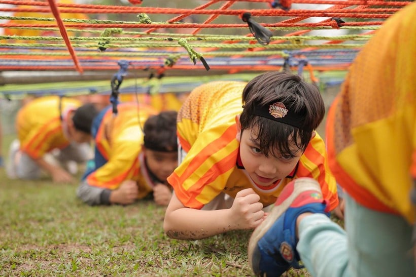 Junior Warriors: Giải đấu vượt chướng ngại vật thu hút 1.500 em nhỏ tham gia - Ảnh 2.
