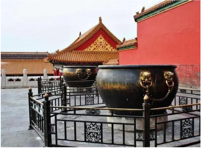 Vì sao các lu nước trong Tử Cấm Thành không bị đóng băng vào mùa đông? - Ảnh 3.