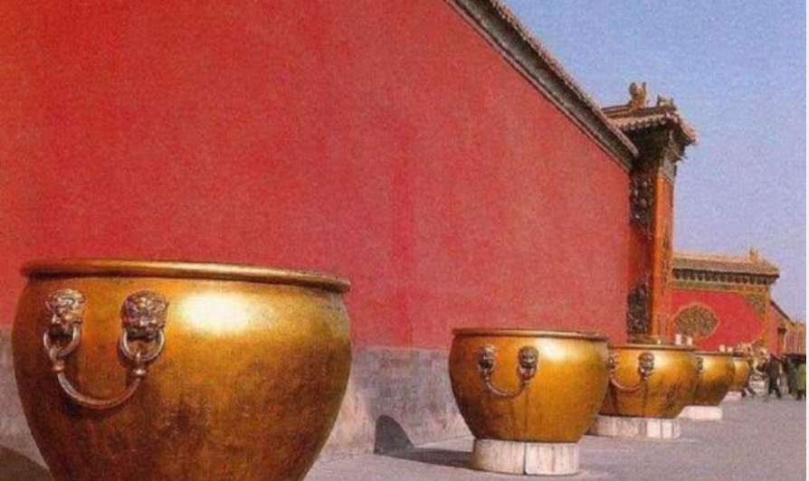 Vì sao các lu nước trong Tử Cấm Thành không bị đóng băng vào mùa đông? - Ảnh 1.