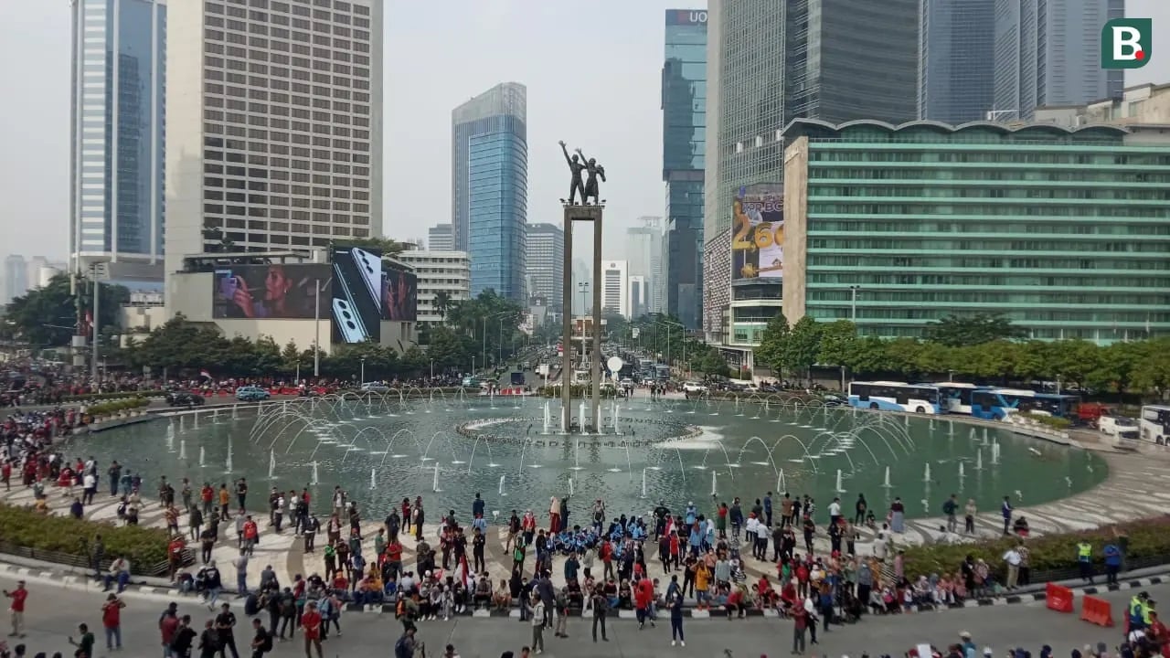 Clip: U22 Indonesia diễu hành mừng HCV SEA Games 32 - Ảnh 2.