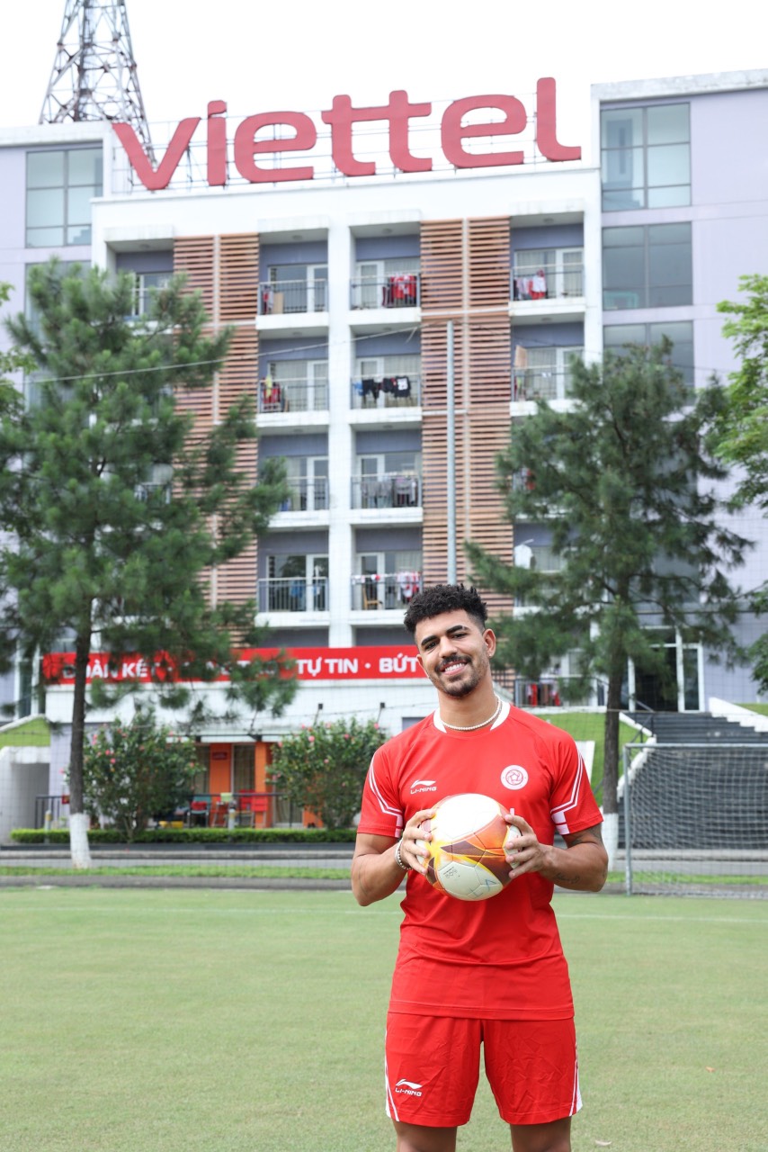 Viettel FC bất ngờ công bố tân binh từng khoác áo U20 Ai Cập - Ảnh 2.