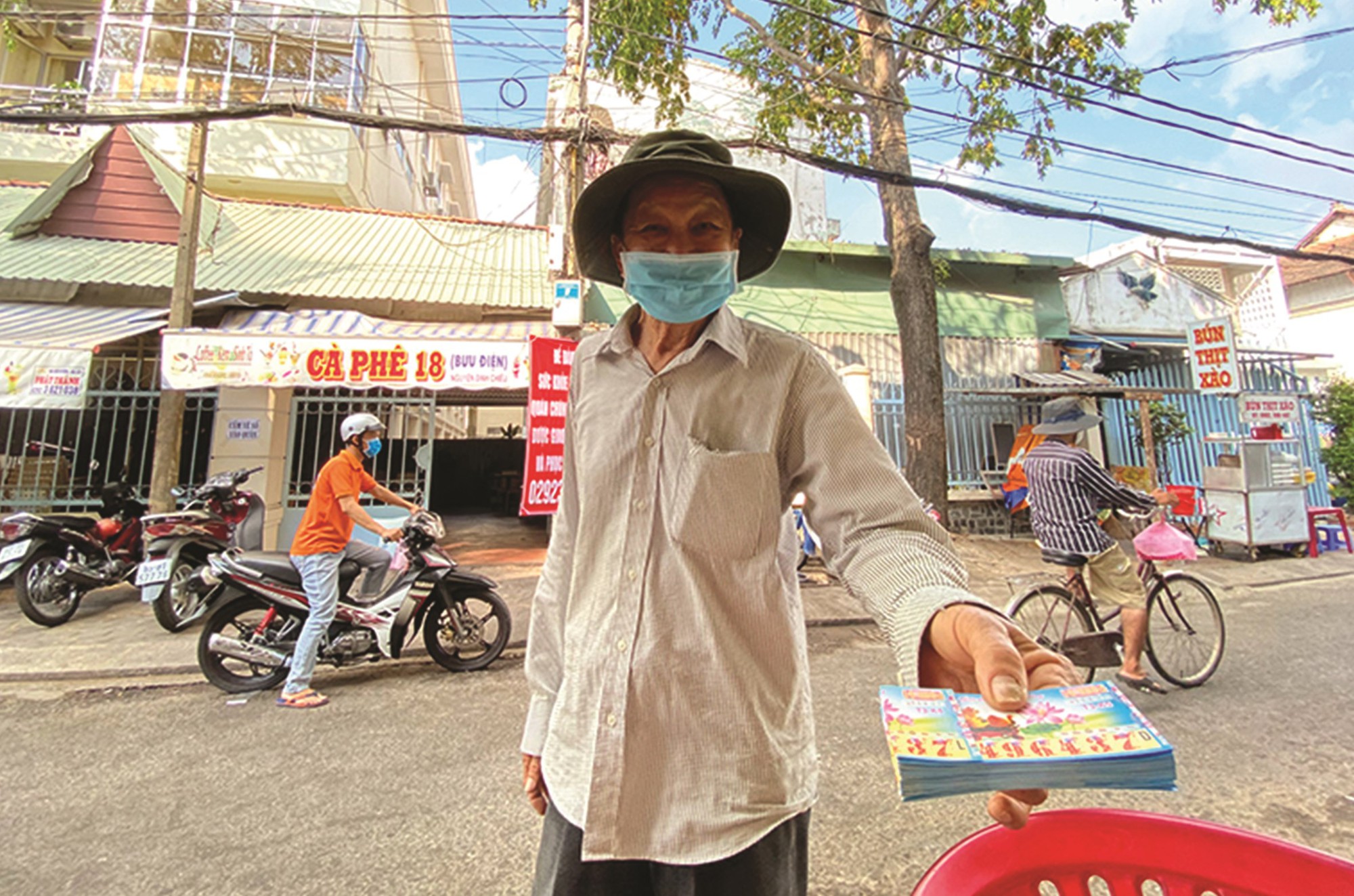 Người dân tăng mua xổ số, ngân sách vượt thu &quot;đột biến&quot; hàng nghìn tỷ đồng - Ảnh 1.