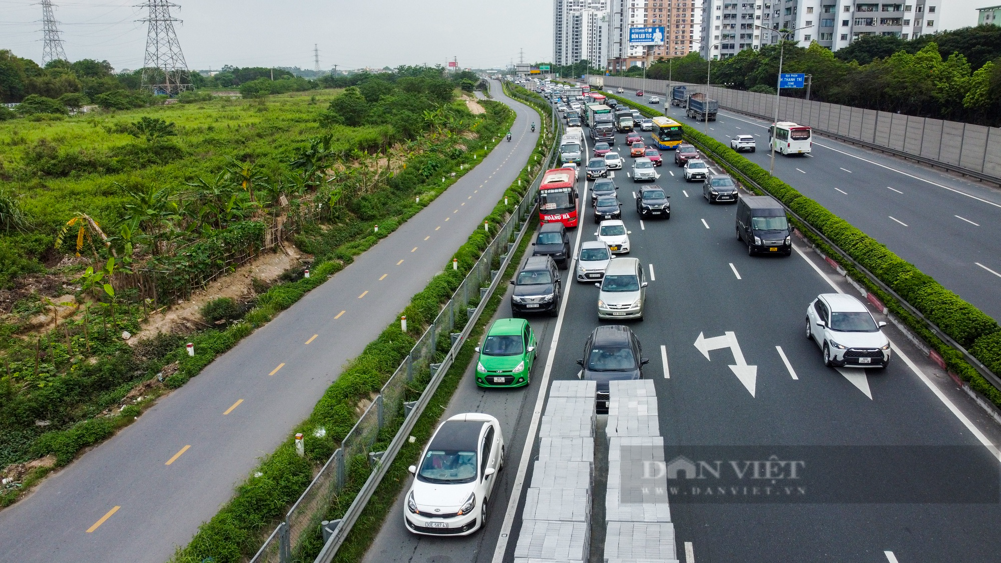 Người dân vẫn không thoát cảnh ùn tắc dù trở lại Hà Nội sớm 1 ngày - Ảnh 4.